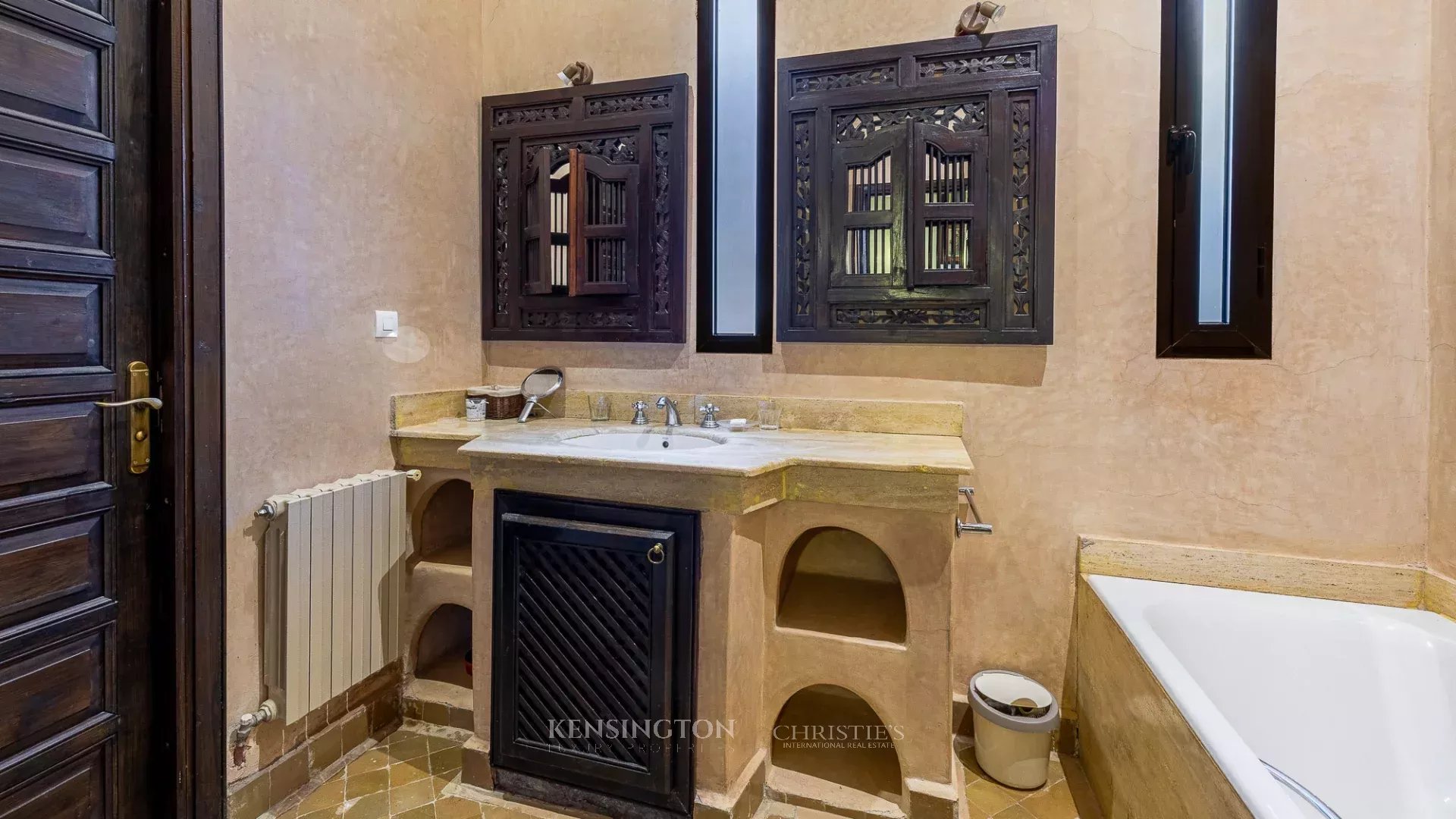 8 Bedroom Villa/Townhouse's Image 19
