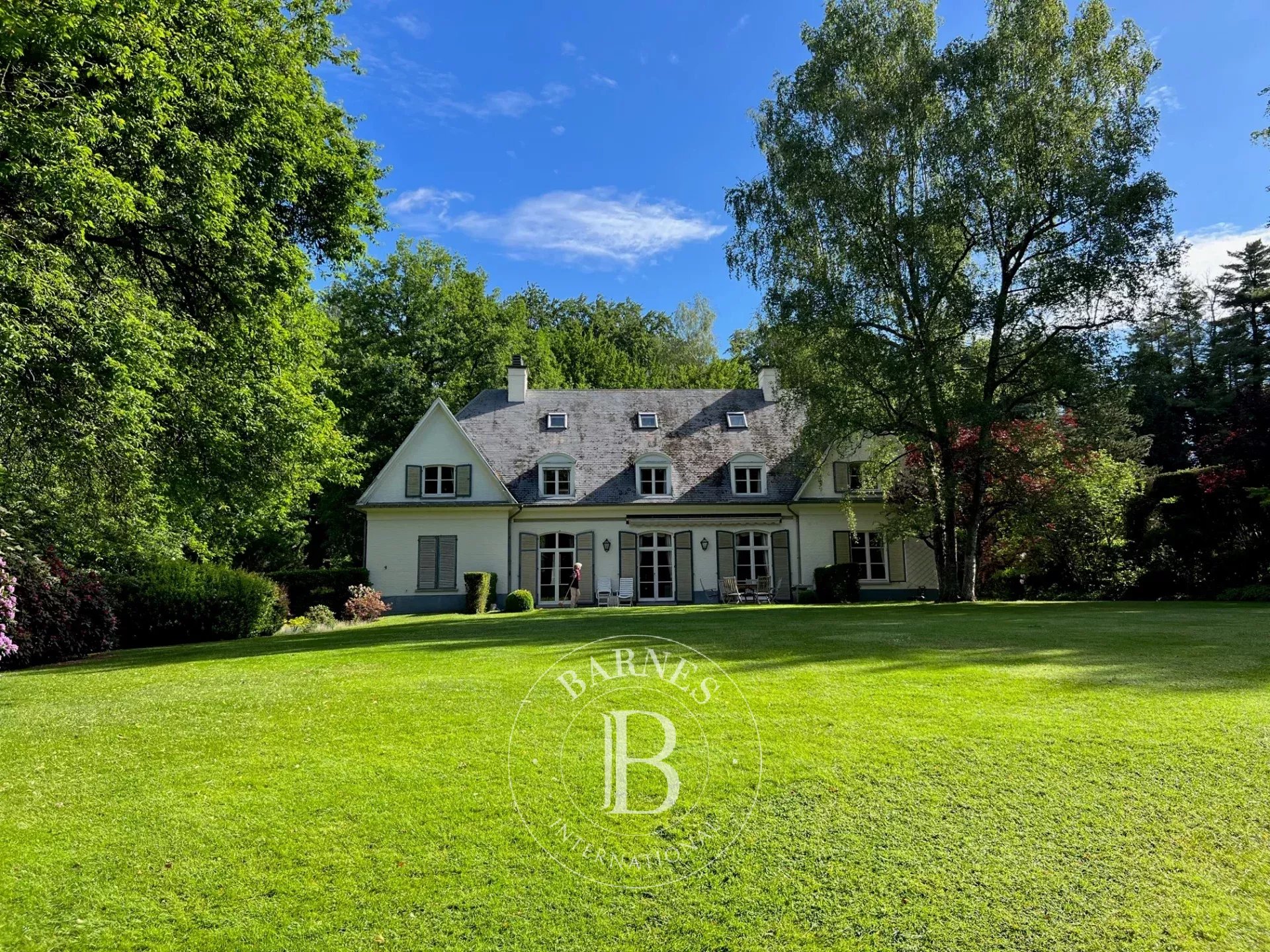 Woluwe-Saint-Pierre - 6 bedrooms villa on 40 ares