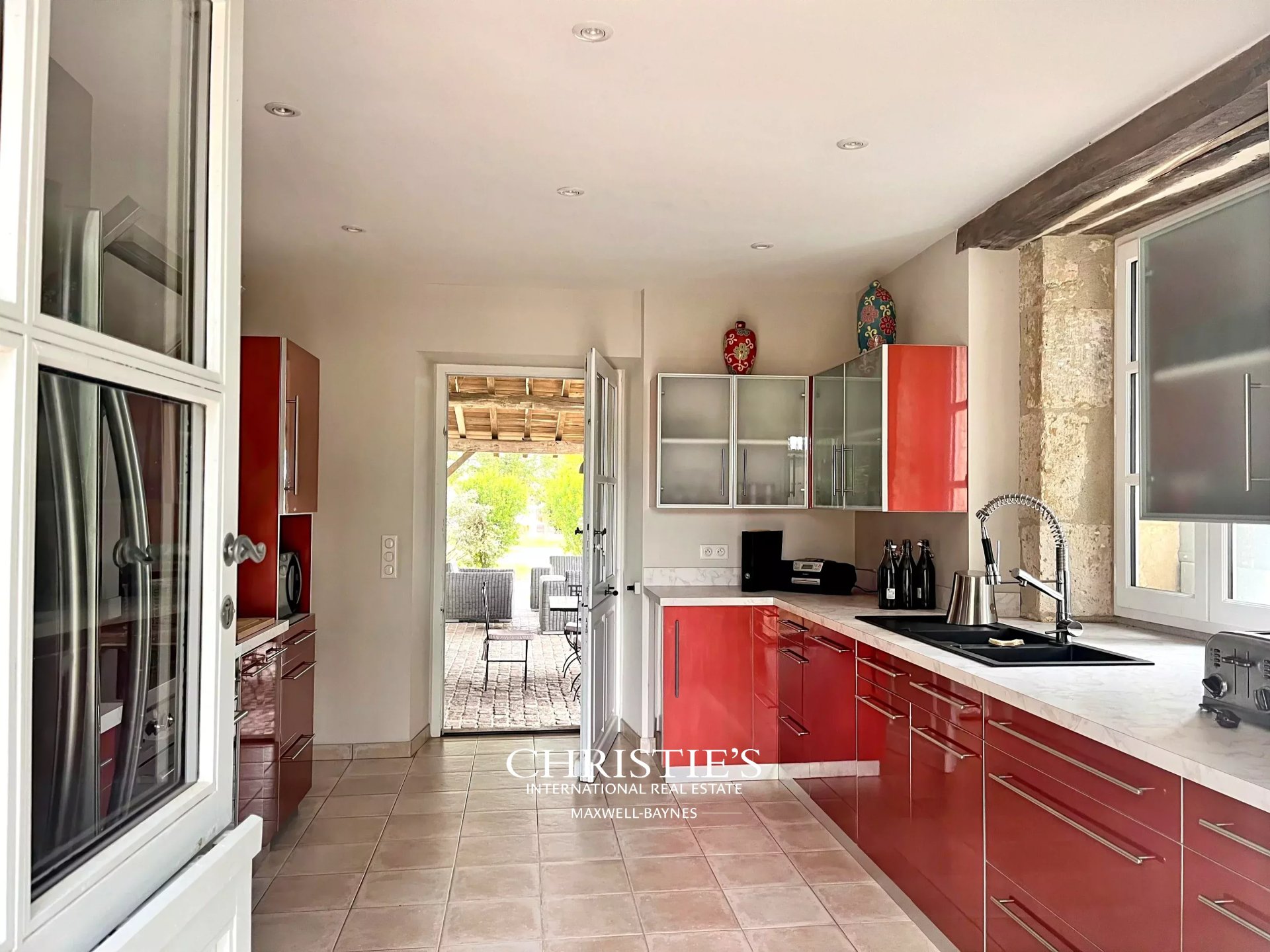 11 Bedroom Villa/Townhouse's Image 38