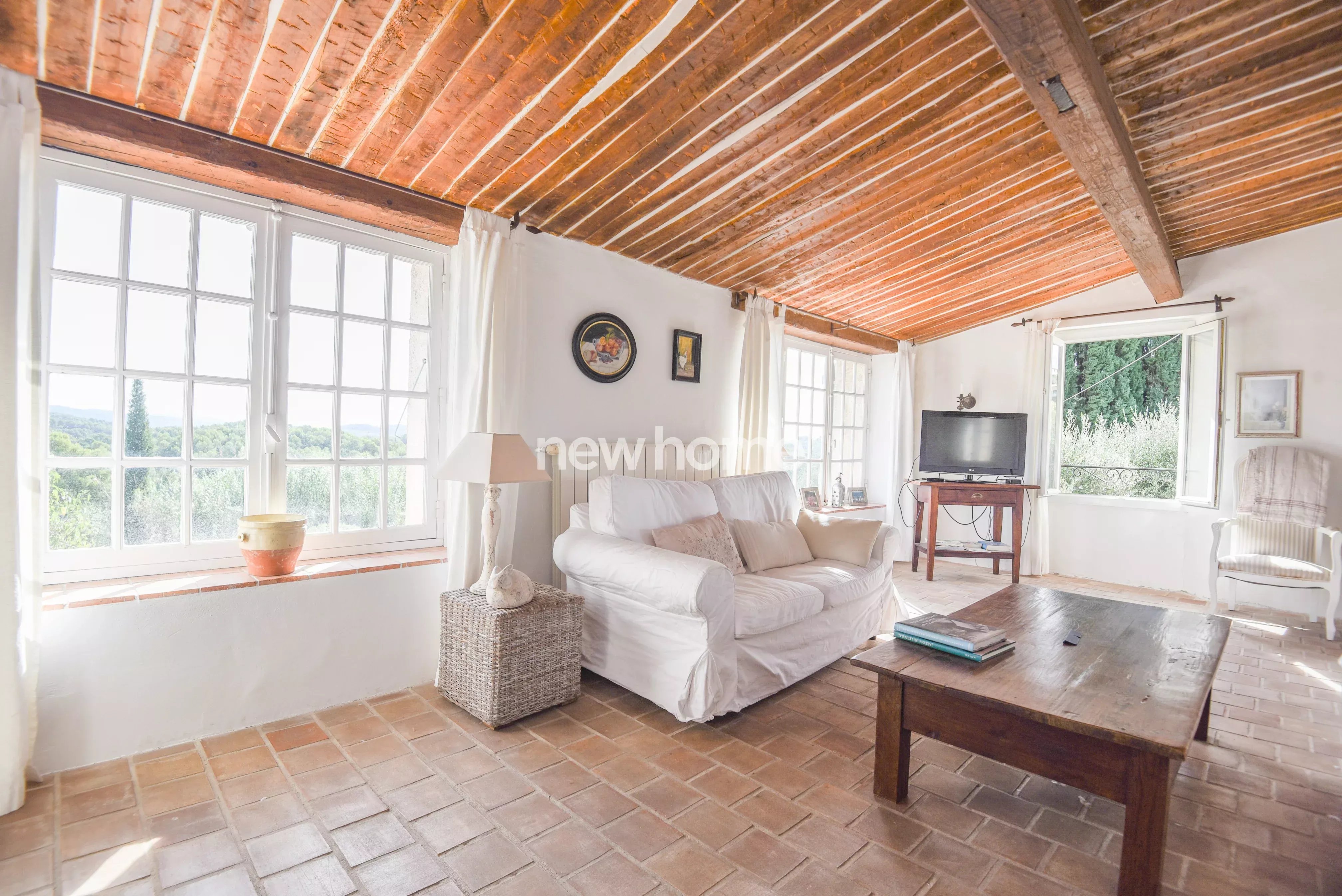 Superbe bastide ancienne en pierre près du charmant village de Flayosc