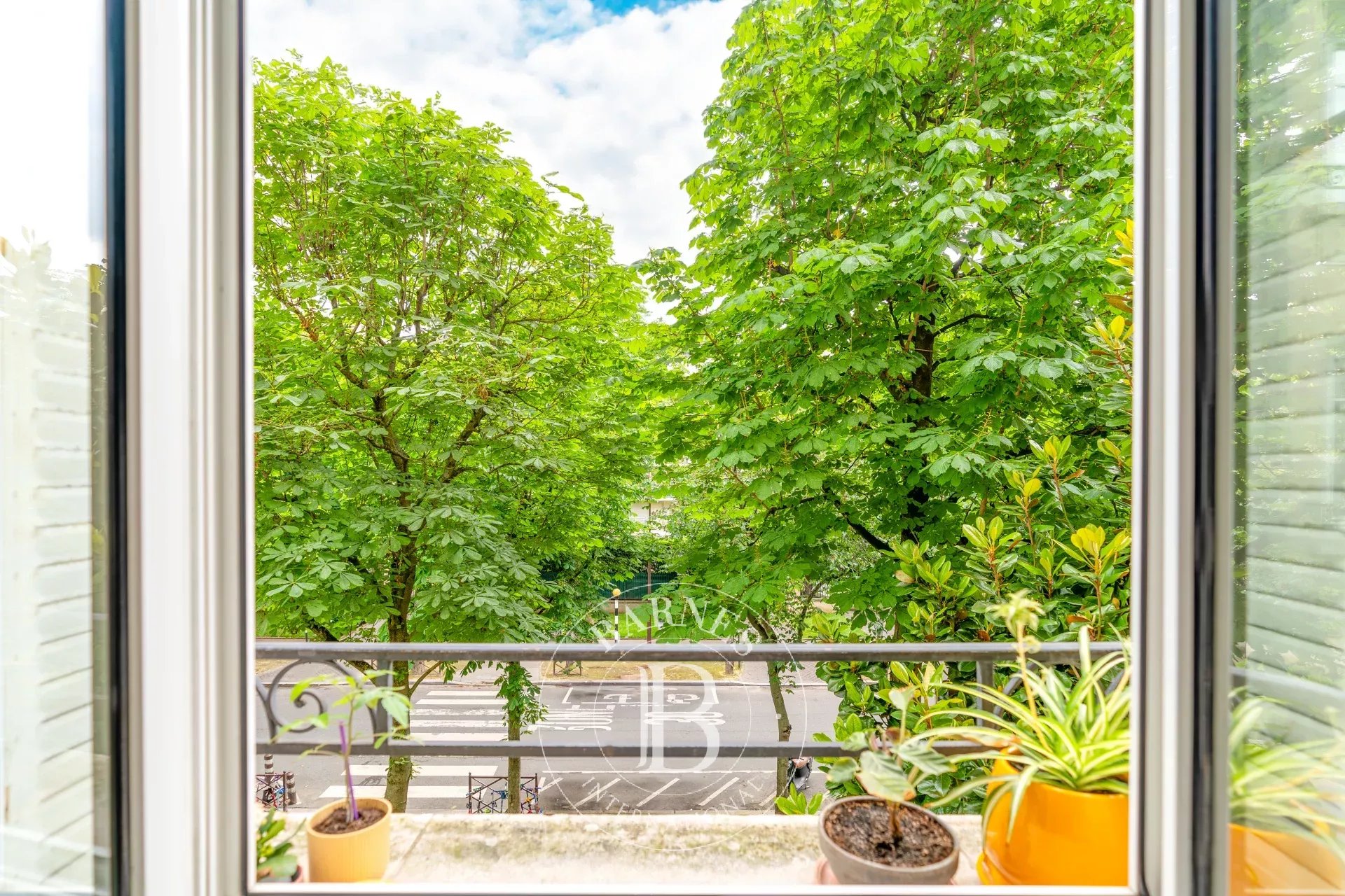 Sole agent - Neuilly - Argenson  Apartment in immaculate condition - 3-bed - Unobstructed views