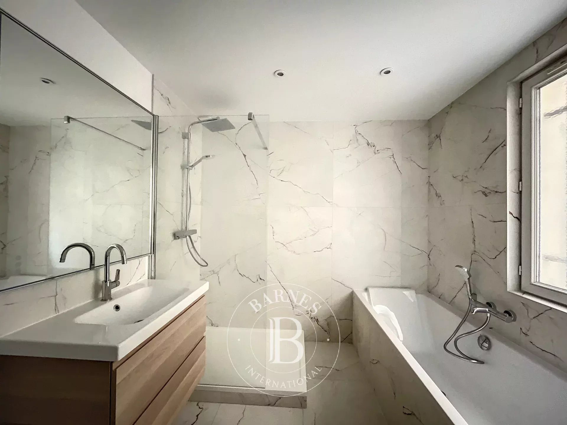 Daire Paris 8ème - picture 5