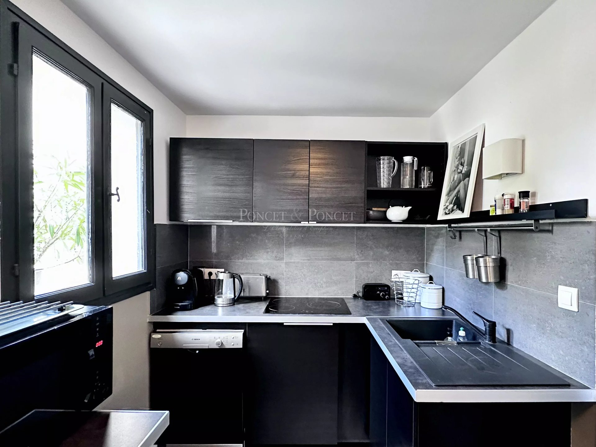 7 Bedroom Villa/Townhouse's Image 19