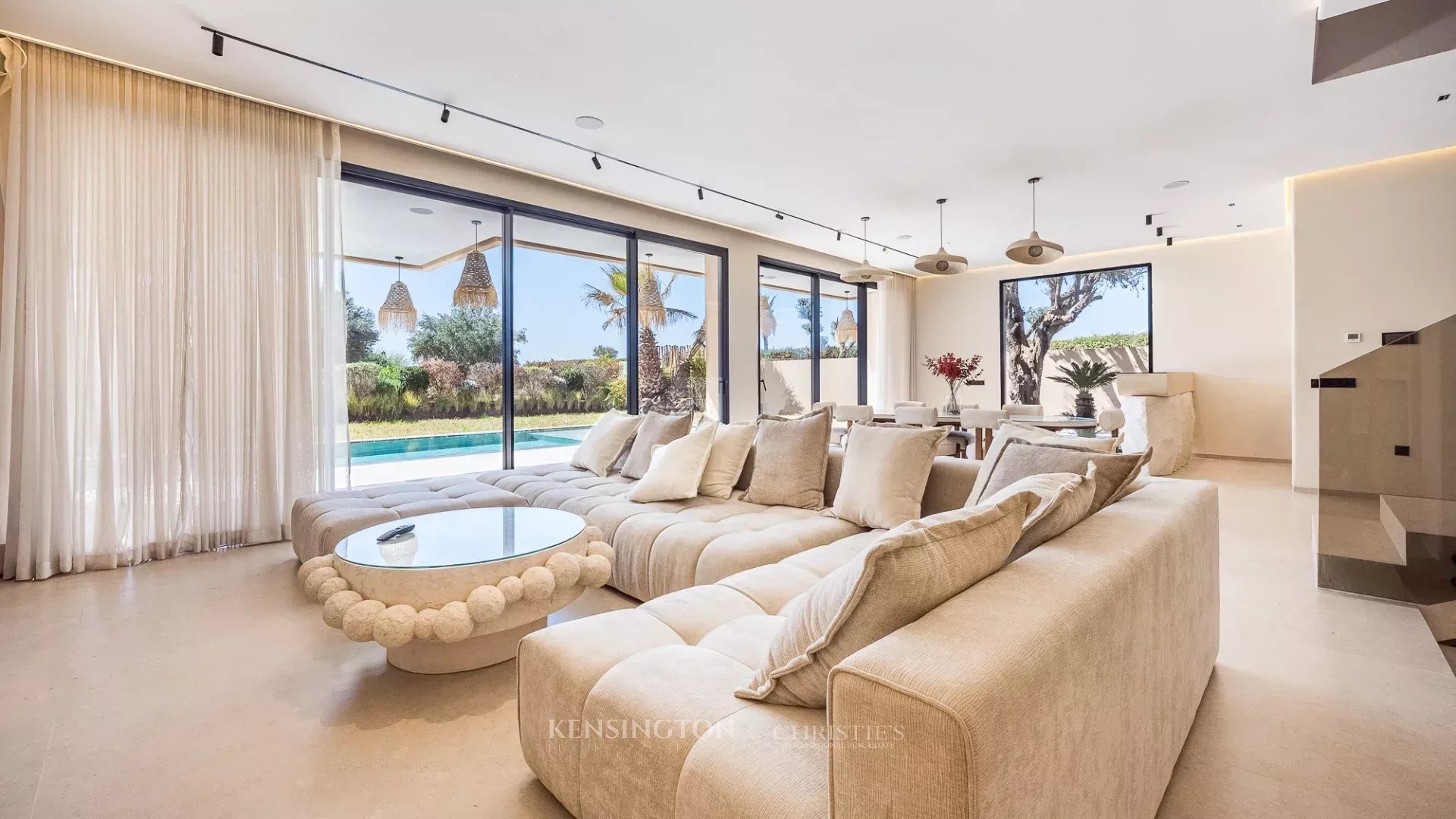 4 Bedroom Villa/Townhouse's Image 4