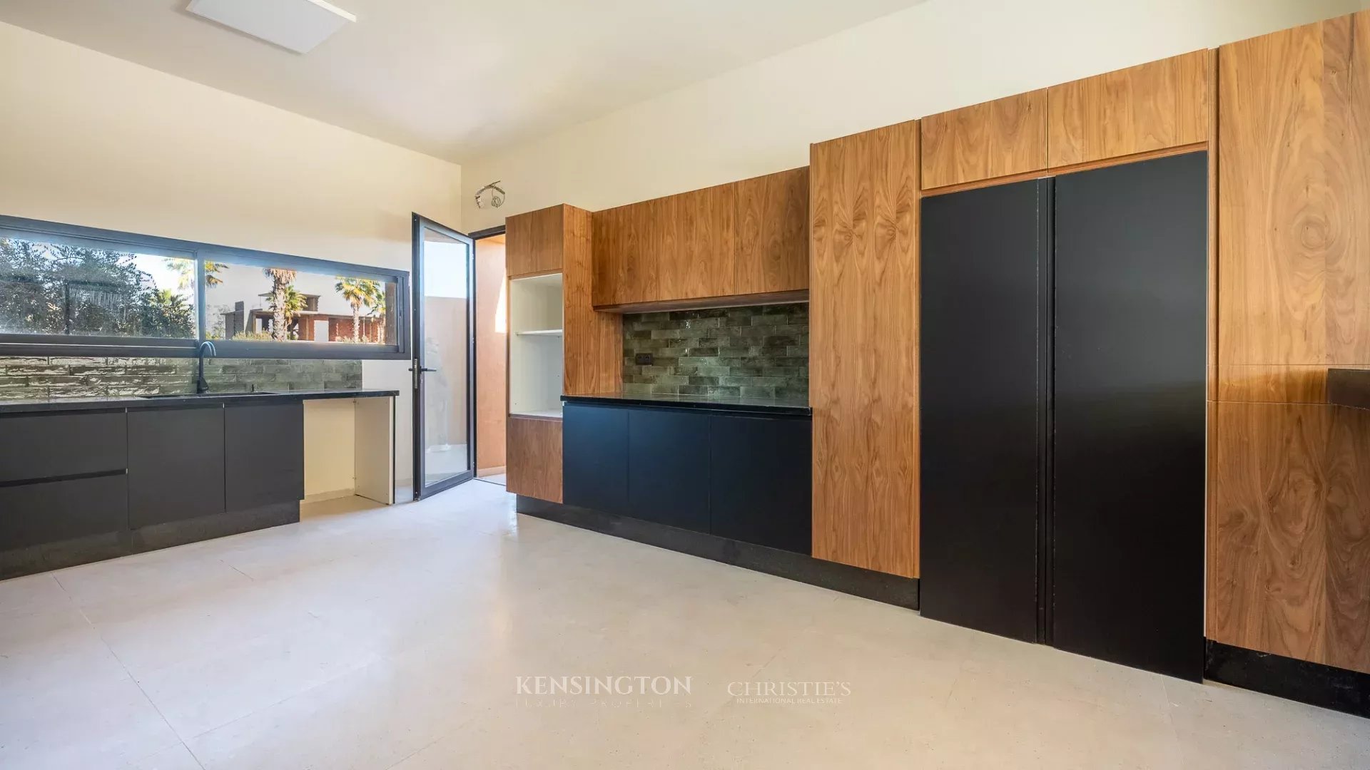 5 Bedroom Villa/Townhouse's Image 8