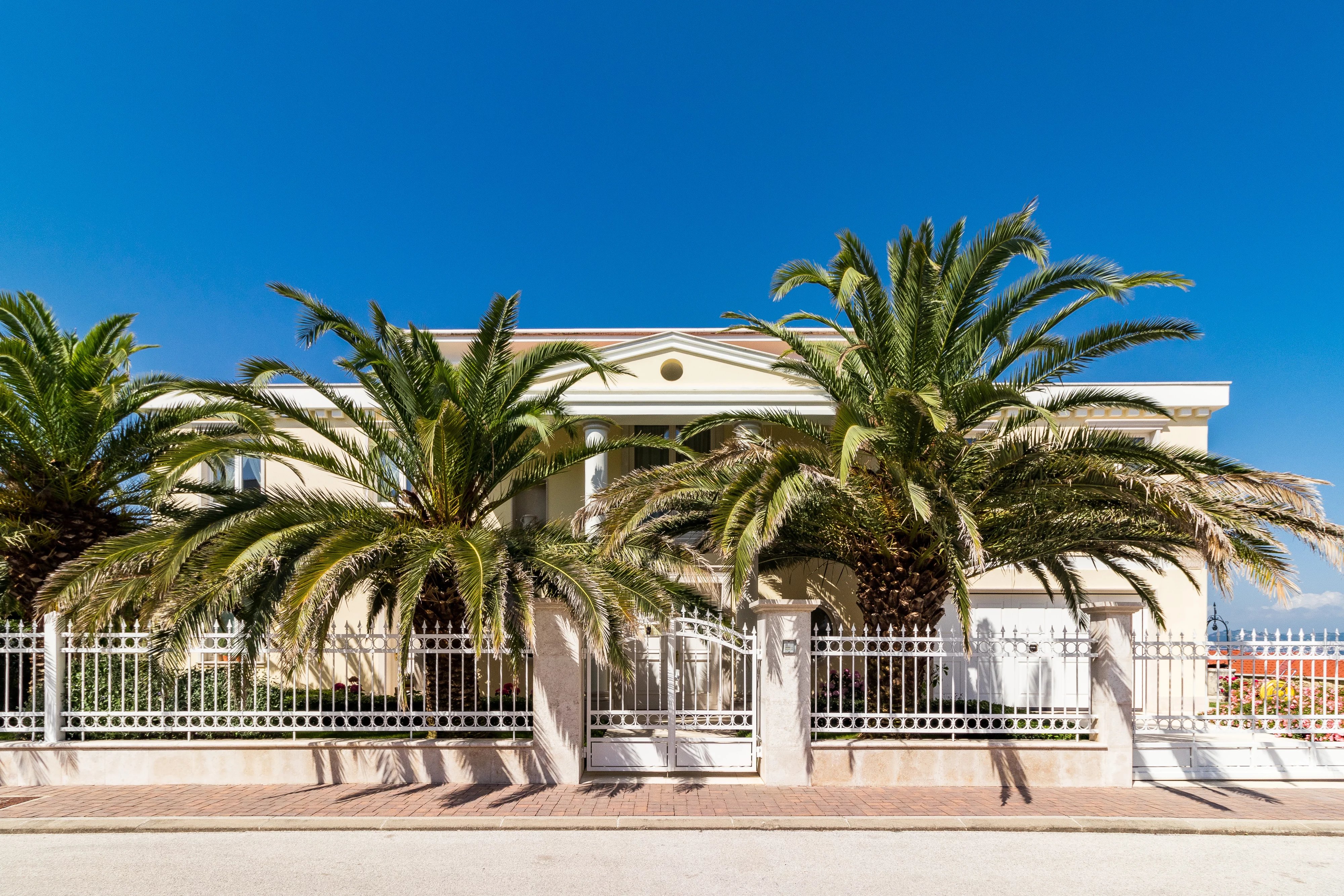 Villa in erster Reihe mit Blick auf das Meer