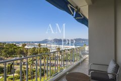 Cannes Croisette - Apartment 4 rooms - Sea view — photo 2 of 7