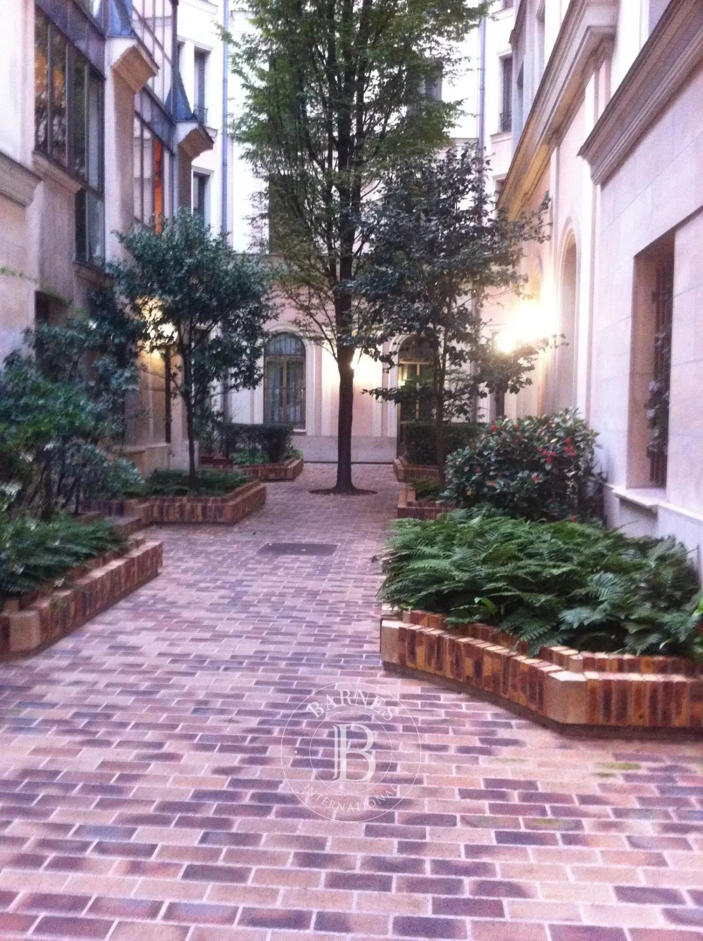 Daire Paris 8ème - picture 8