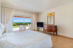 Golfe-Juan – Panoramic sea view – 4 rooms with large garden — photo 5 of 7