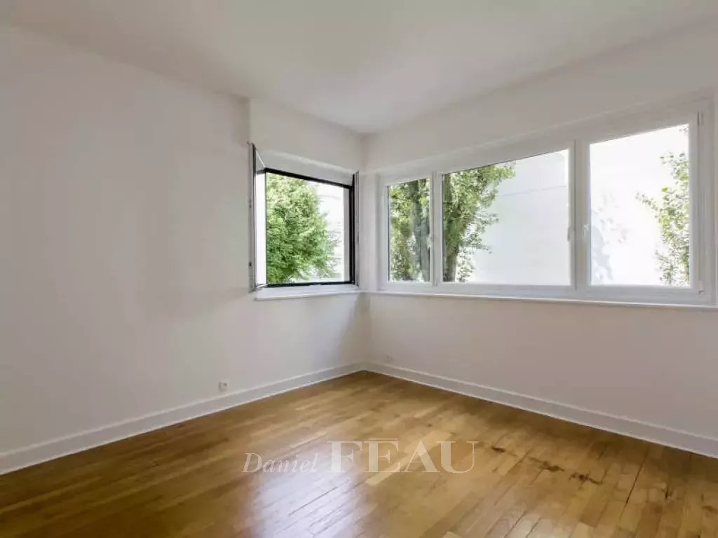 Rental Apartment Neuilly-sur-Seine