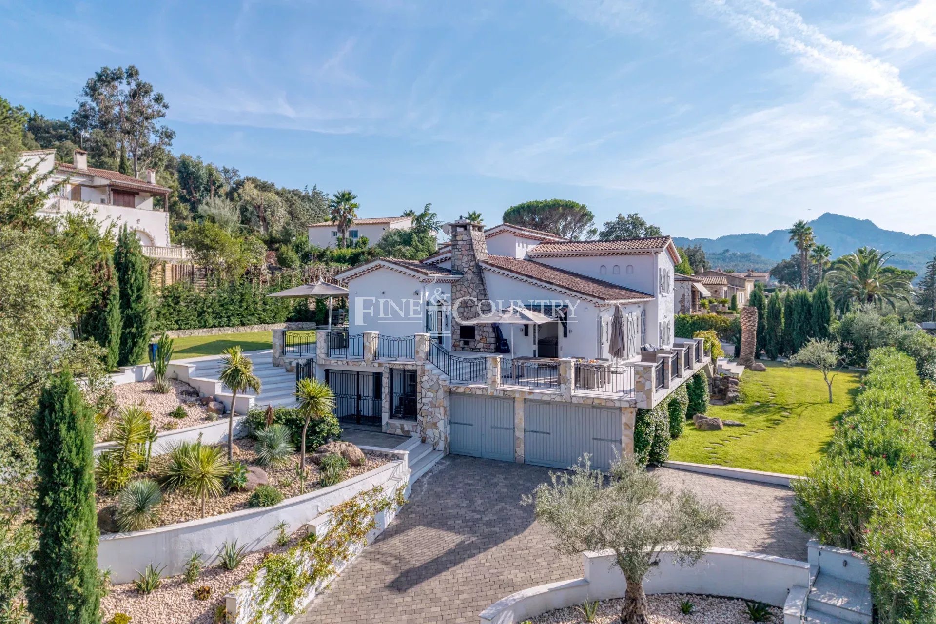 Photo of Villa for sale in Mandelieu with swimming pool and panoramic viewsl