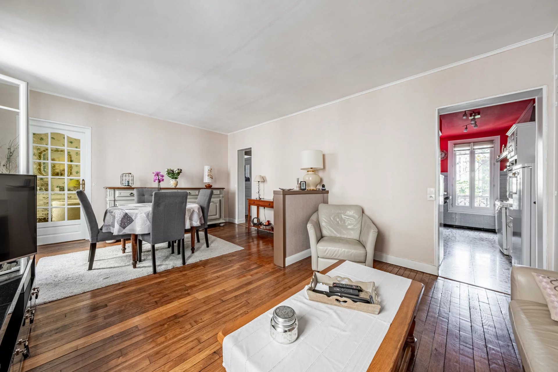 APPARTEMENT FAMILIAL TRAVERSANT
