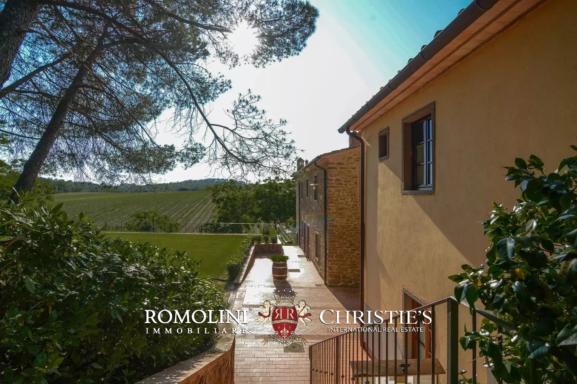 8 Bedroom Villa/Townhouse's Image 22