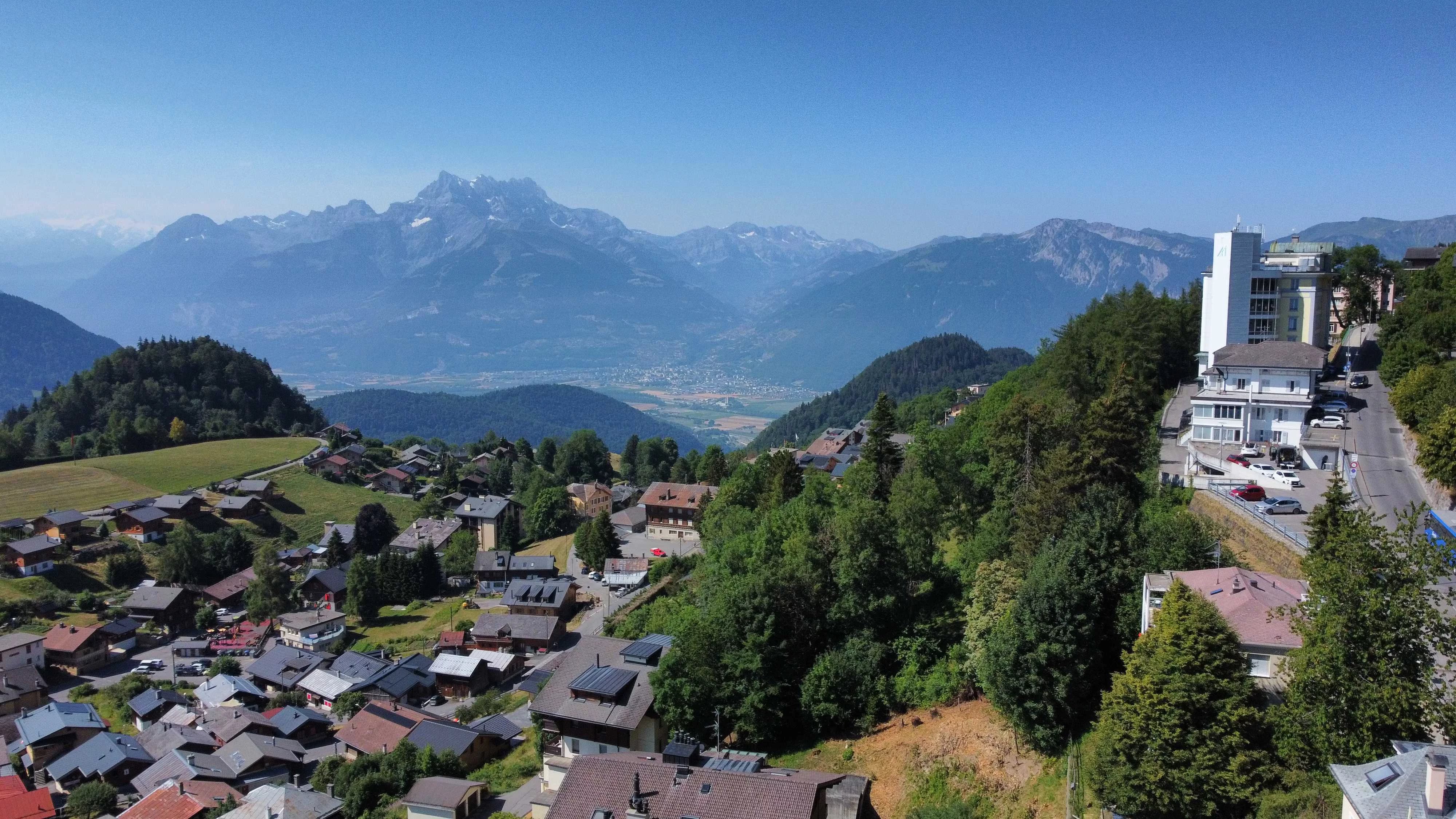 Attique avec vue sur les Dents du Midi !