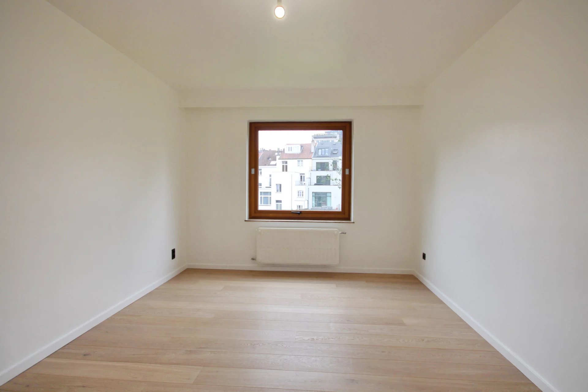 Ixelles, just steps away from the Châtelain area