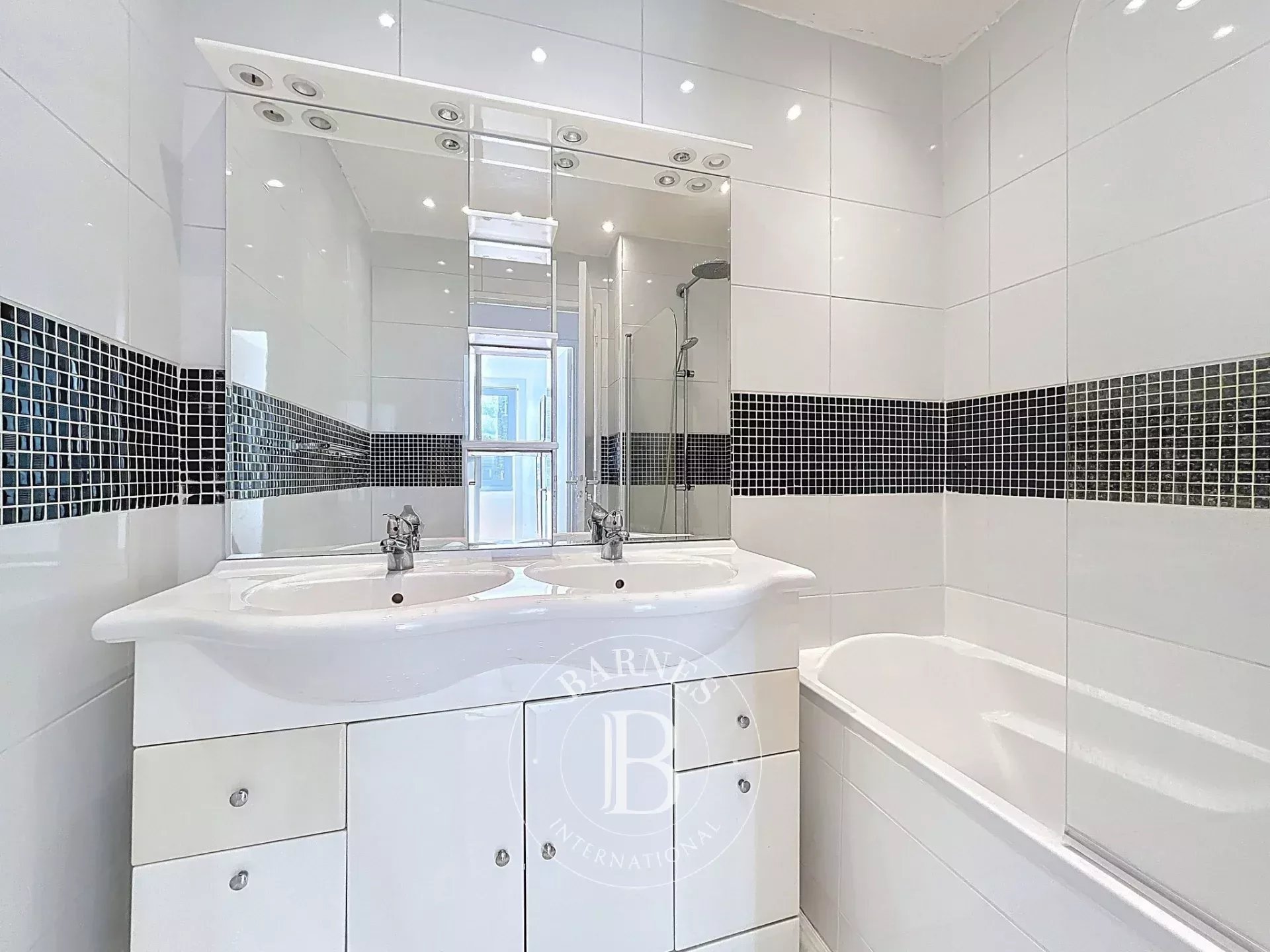 Daire Paris 16ème - picture 18