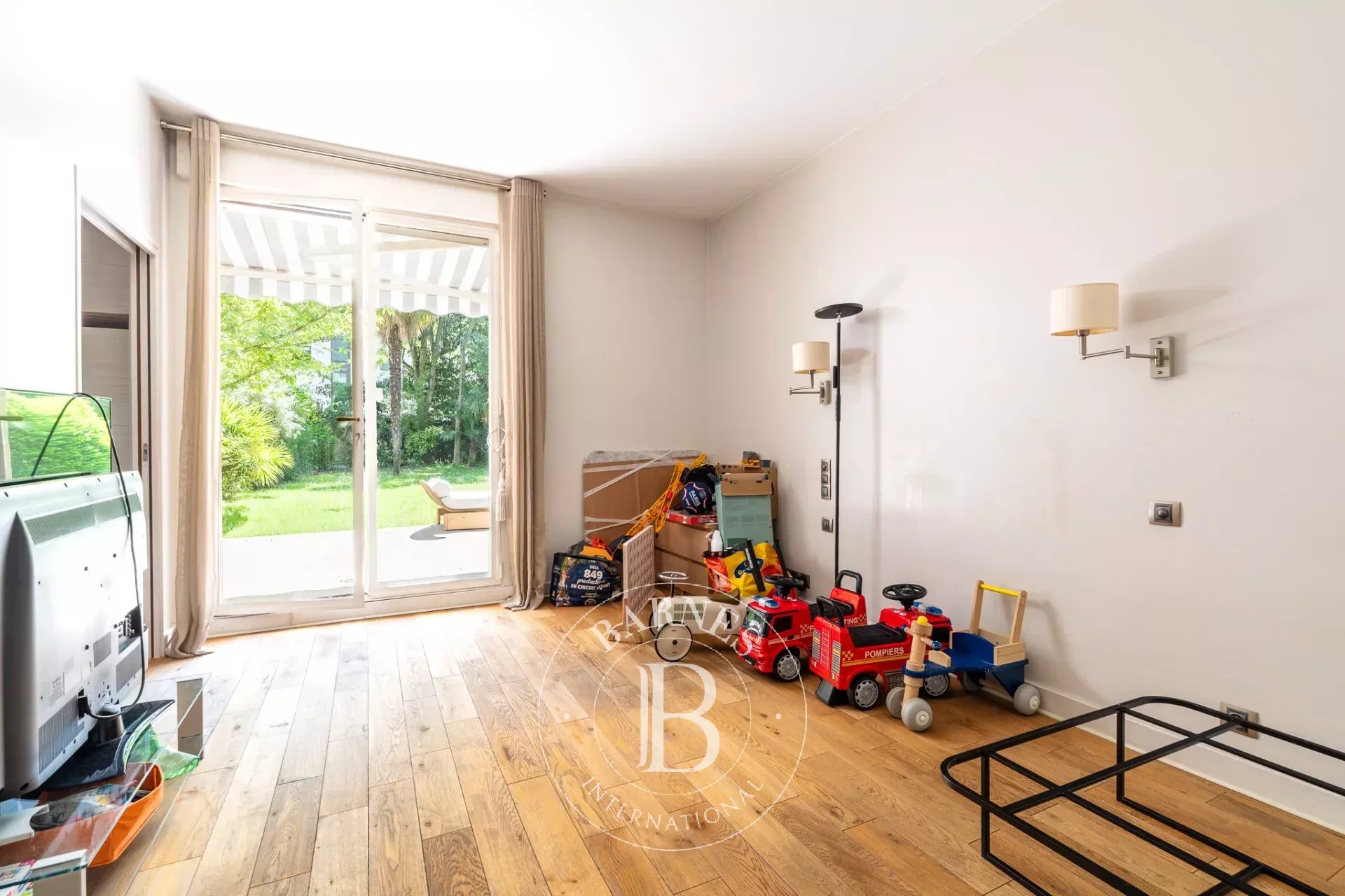 Neuilly-sur-Seine  - Piso 5 Cuartos 4 Habitaciones - picture 9