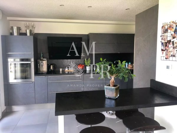 Superb 4 Rooms 100m² - Top Floor with Terrace Sea View -Le Cannet — photo 7