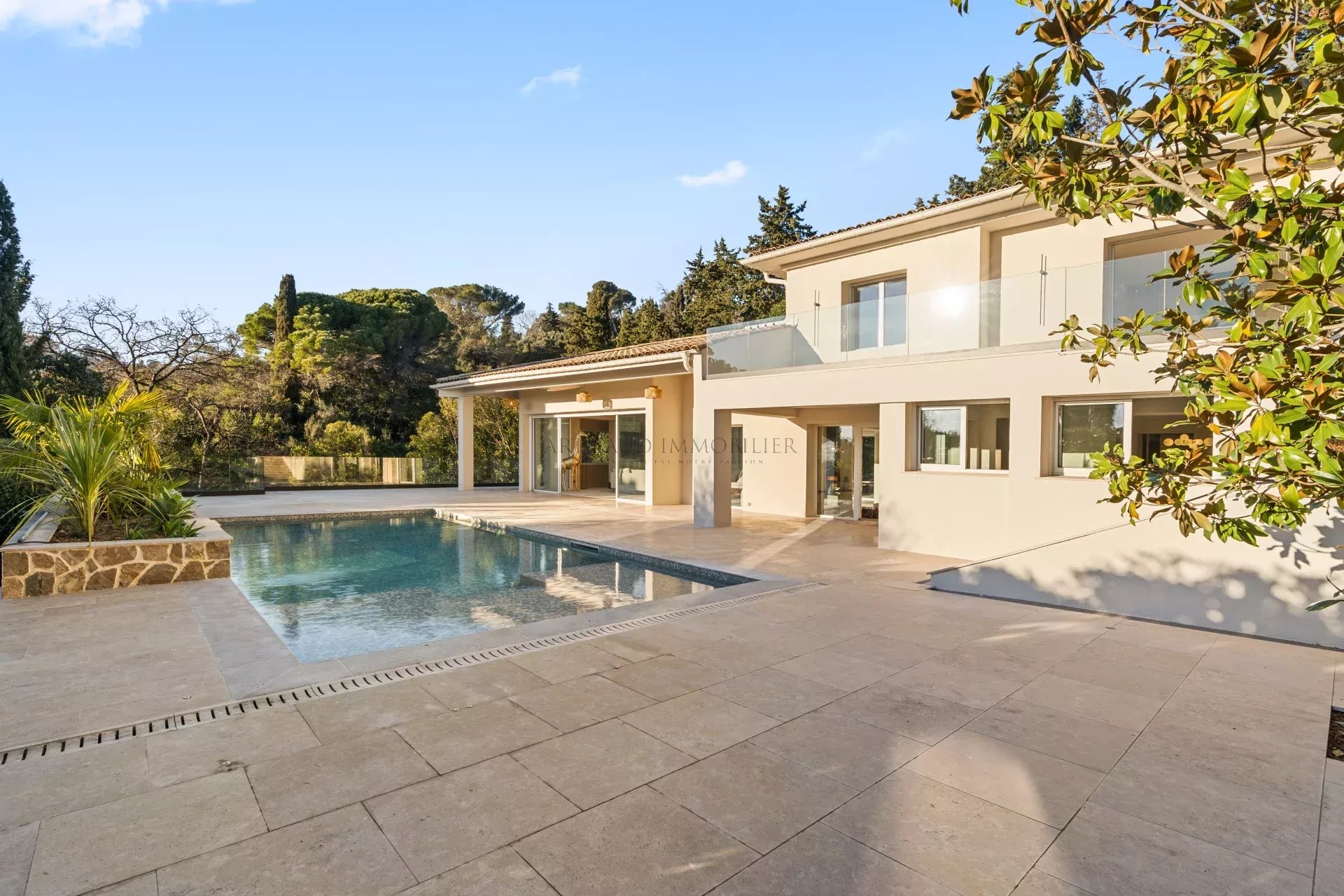 Agence immobilière de 