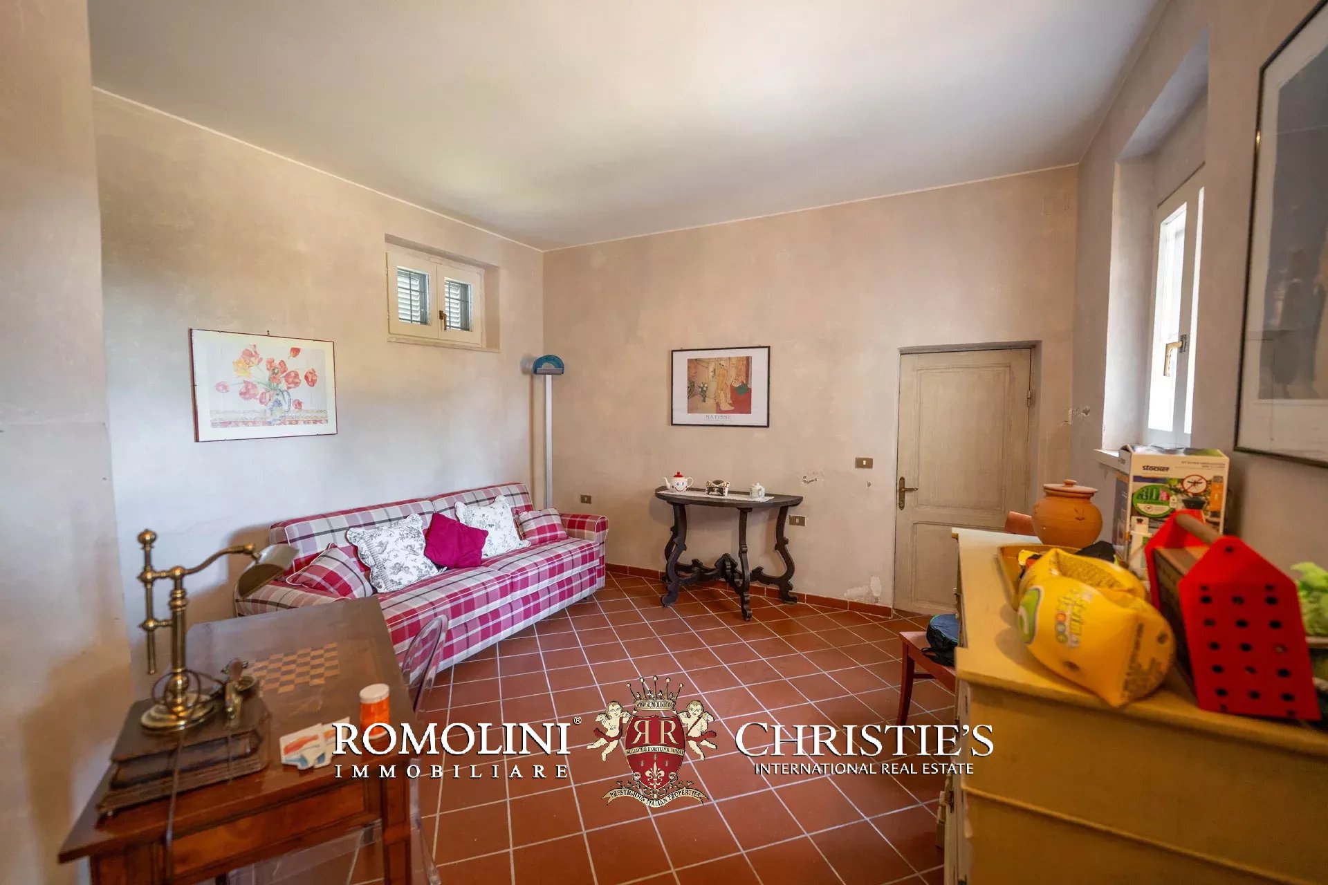 6 Bedroom Villa/Townhouse's Image 42