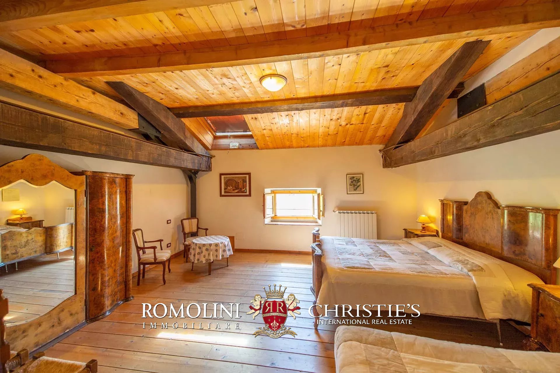 10 Bedroom Villa/Townhouse's Image 34