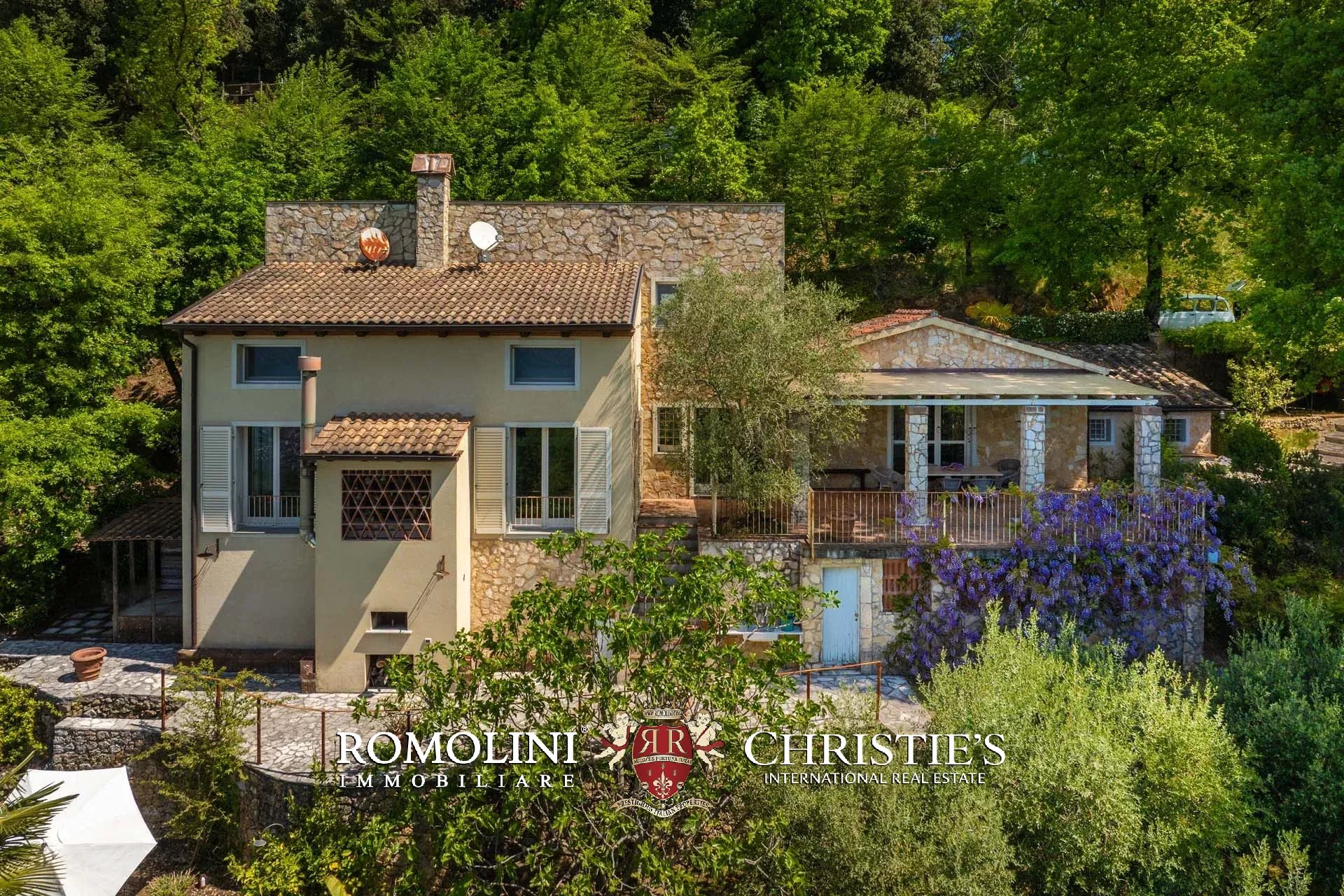 4 Bedroom Villa/Townhouse's Image 3