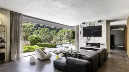 Modern Villa Exterior
