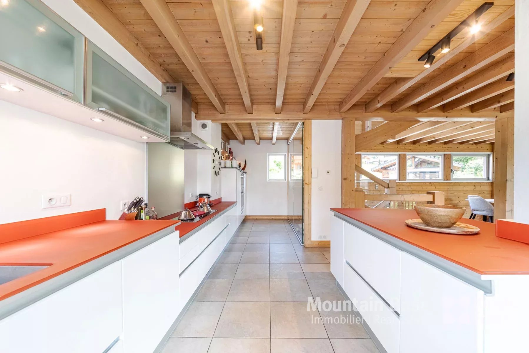 Photo of Stylish 5 bedroom chalet in central Morzine