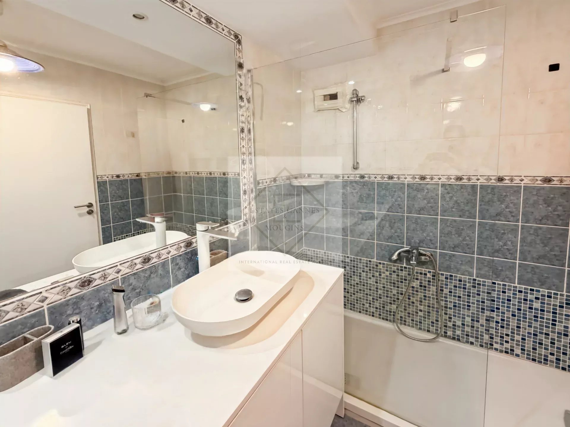 ACCÈS PLAGE DIRECT — APPARTEMENT 3 PIÈCES EN PREMIÈRE LIGNE AVEC VUE MER — photo 10