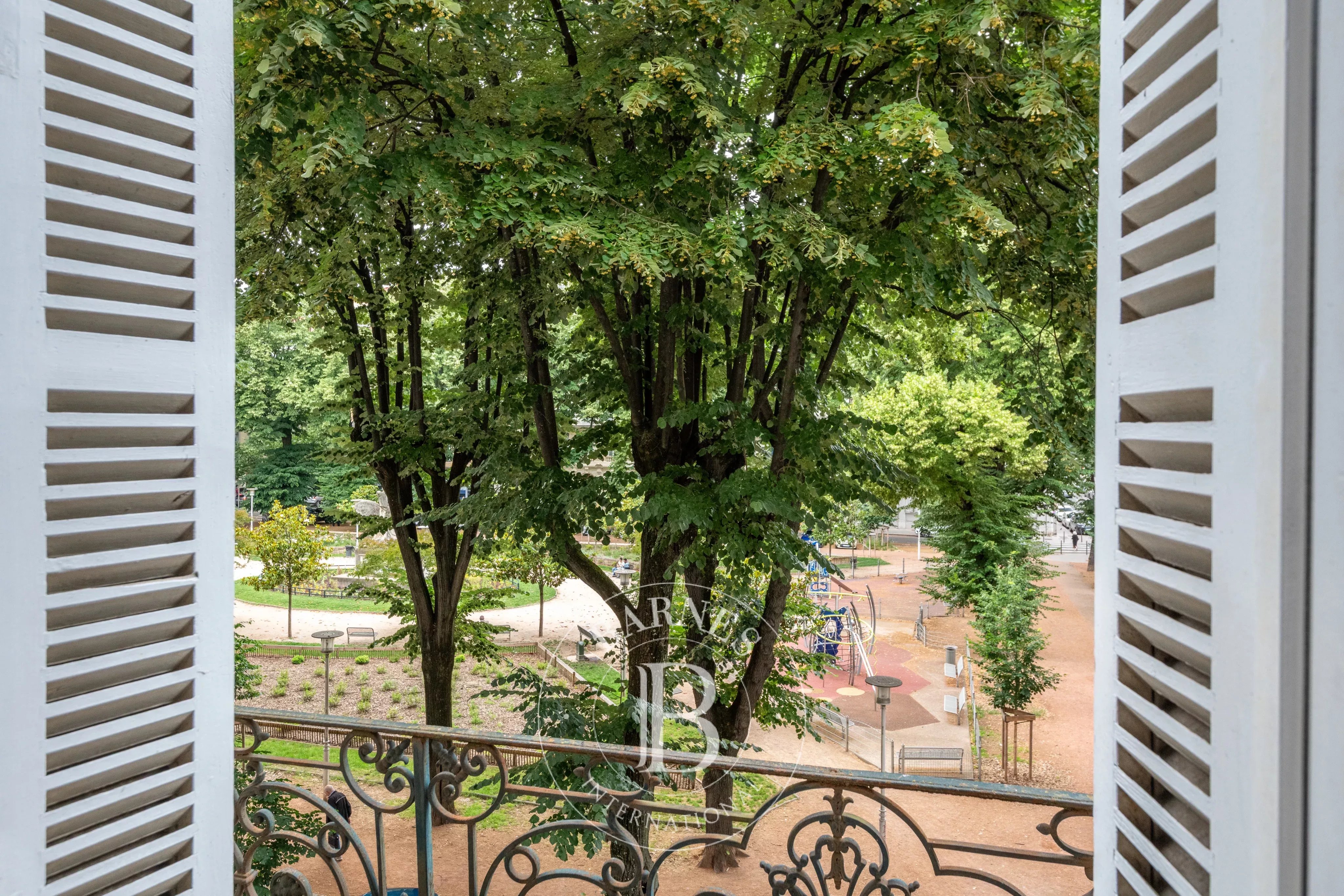 Appartement Lyon 69006  -  ref 86927318 (picture 1)