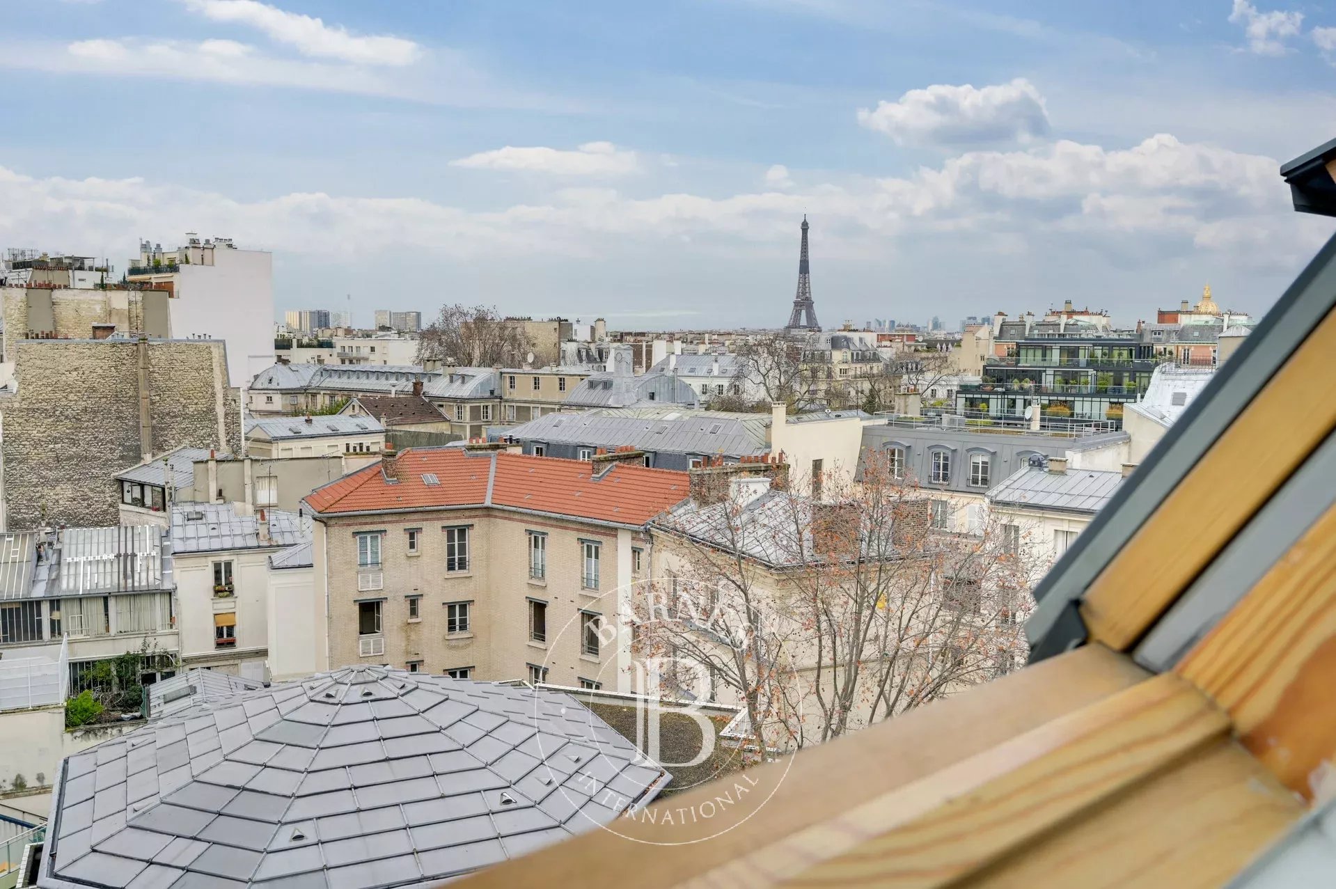 Apartment - Paris 6 - Rue Littré - top floor - unobstructed view