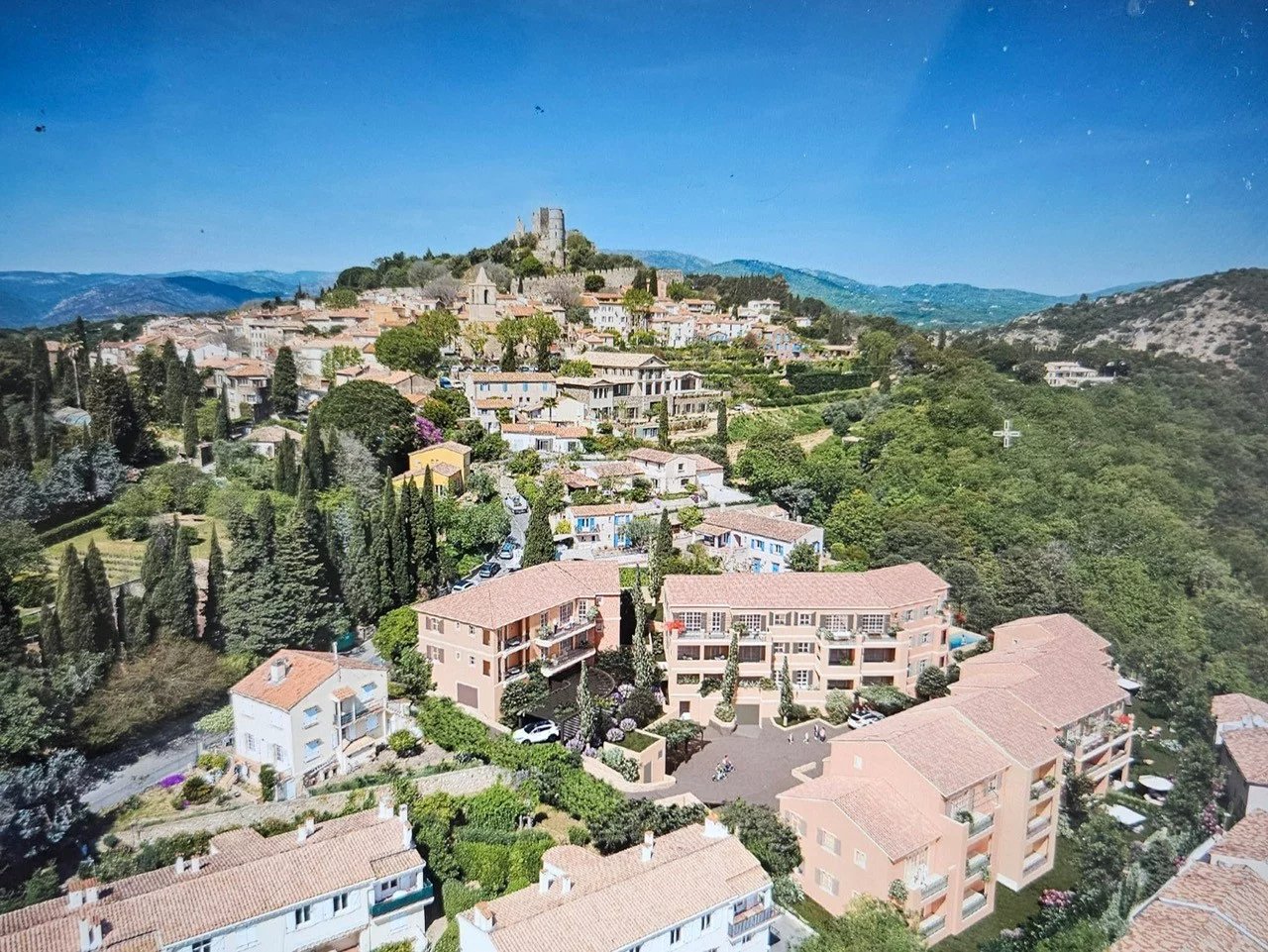 Apartment in Grimaud - view 1