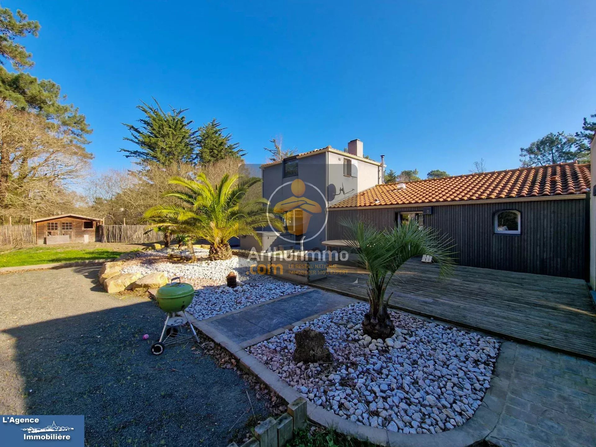 A 10 minutes de Challans, dans un cadre unique, Charmante propriété avec dépendances