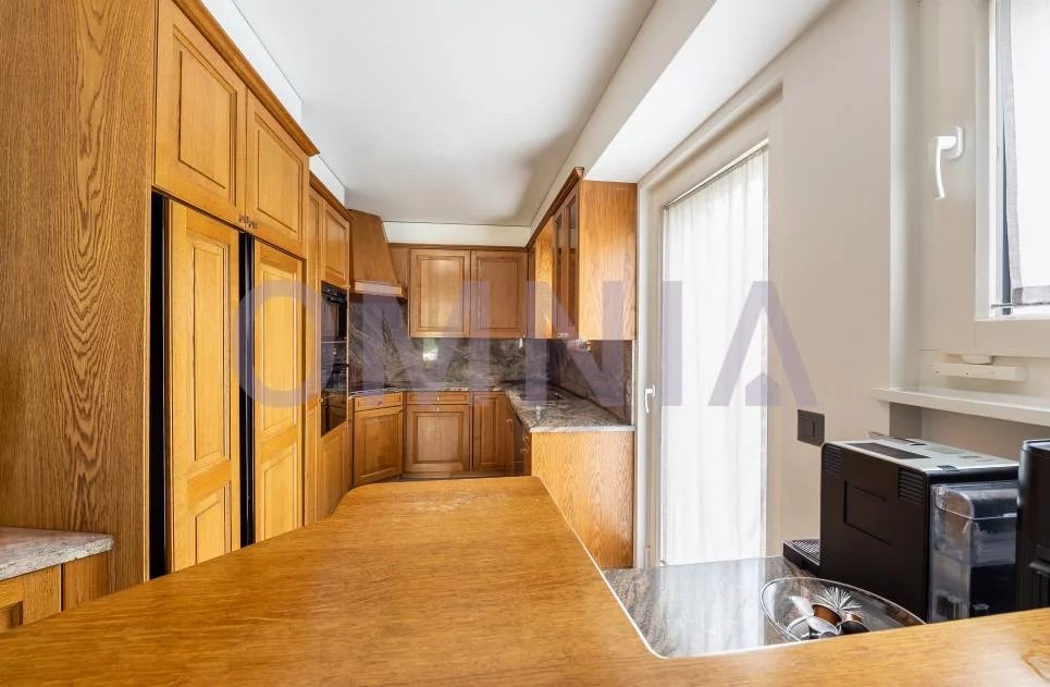 Villa de 330 m2 avec piscine et 1000 m2 de terrain