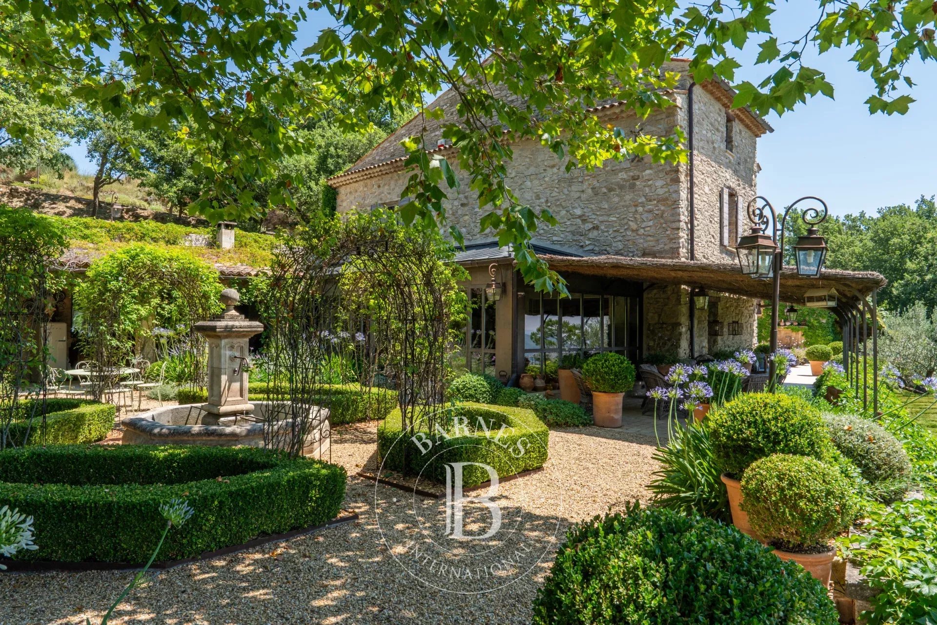 PROVENCE - MONTFURON - PROPRIETE D'EXCEPTION 410 M2 - 6 CHAMBRES - PISCINE - PARC 104 HA - POSSIBILITE AGRANDISSEMENT - picture 4