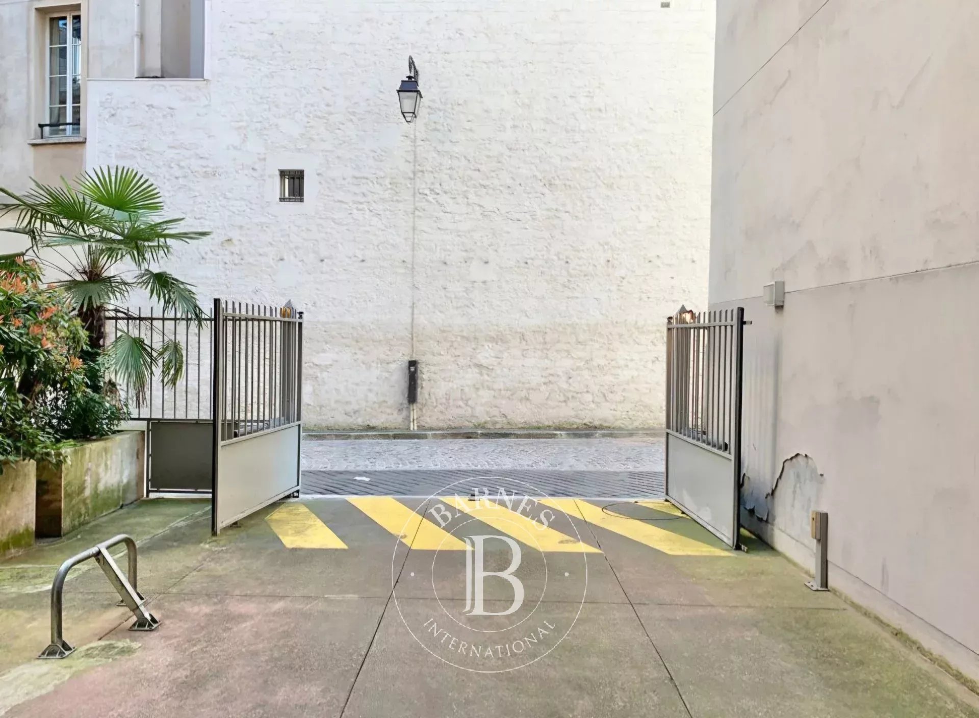 Otopark Paris 8ème - picture 6