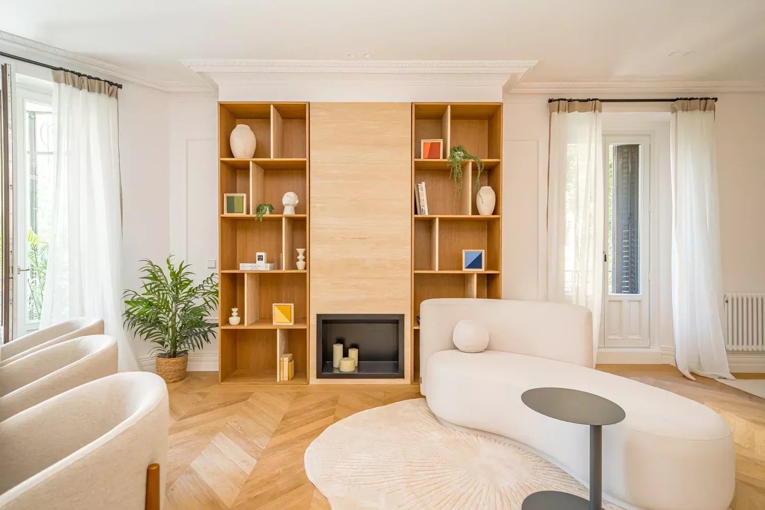 Newly renovated corner apartment in Barrio de Salamanca