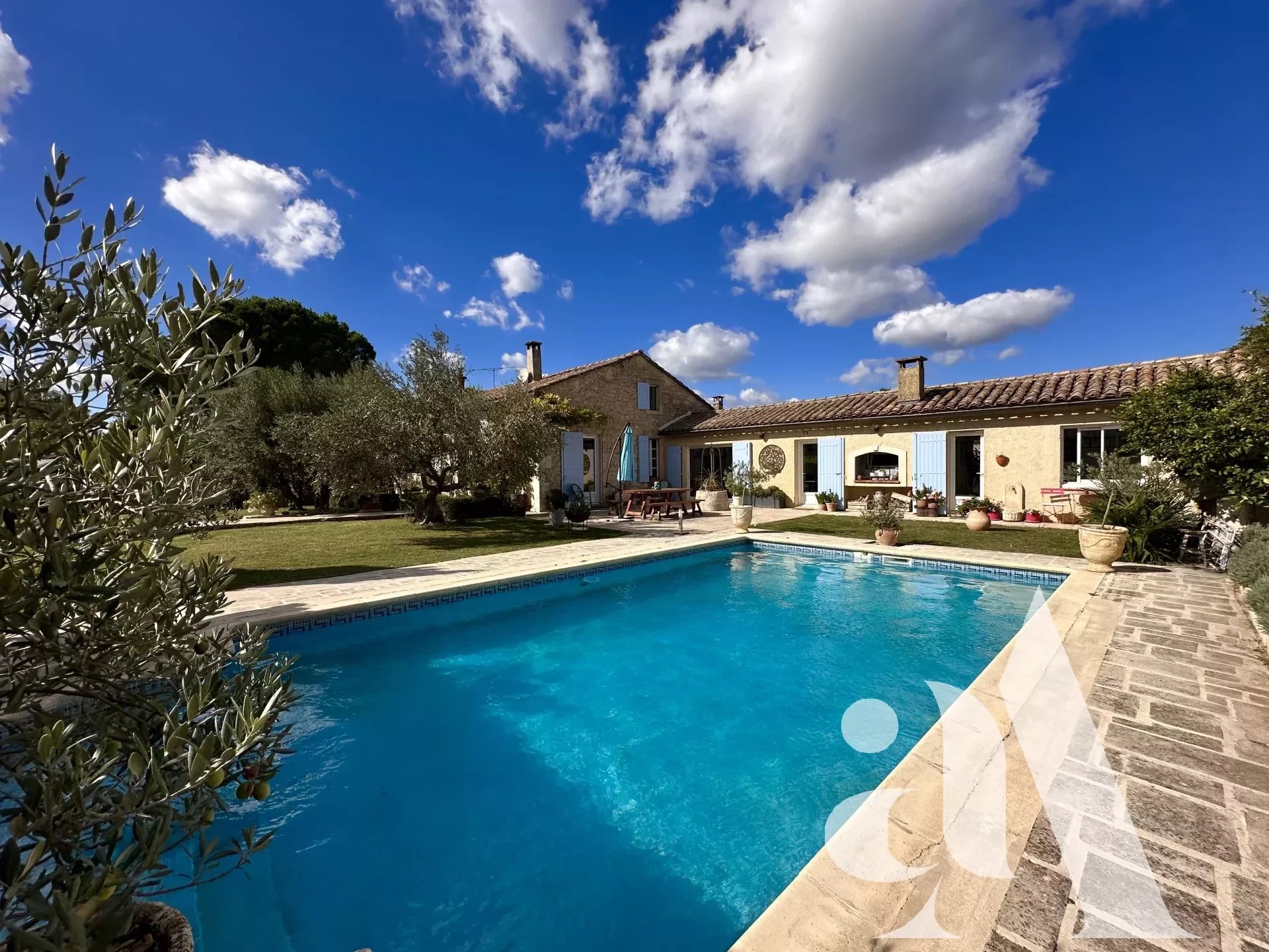 SAINT-REMY-DE-PROVENCE - HOUSE WITH KITCHENETTE DOWNTOWN