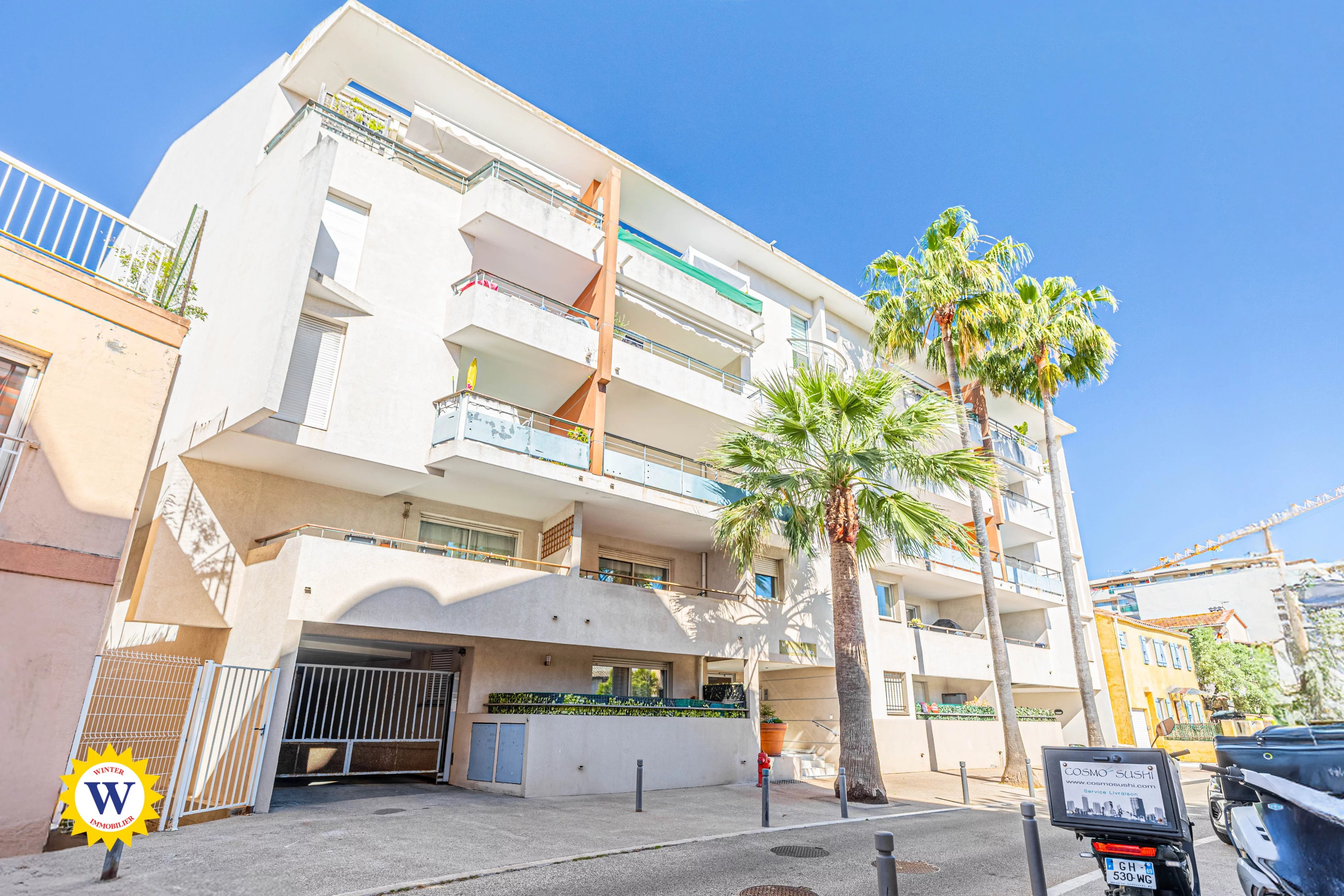 CANNES LA BOCCA – GRAND STUDIO AVEC TERRASSE SANS VIS-À-VIS - GARAGE EN SUS — photo 9