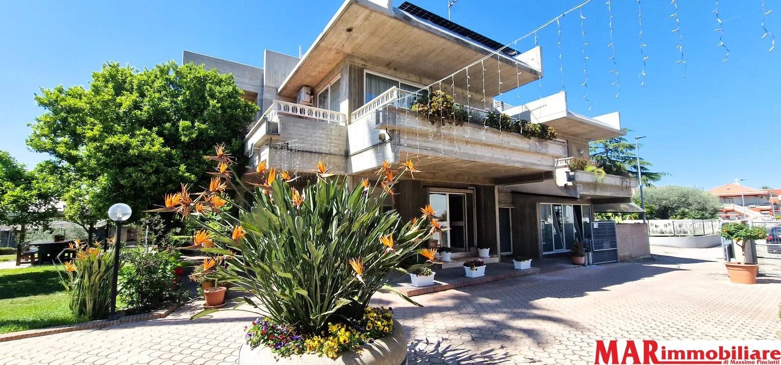 Villa in cemento armato, classe energetica  B , antisismica, 8 kw fotovoltaico con 10 kw accumulo