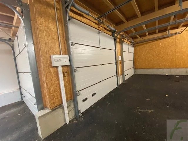 A LOUER ENTREPOT 100M² à Aix les bains