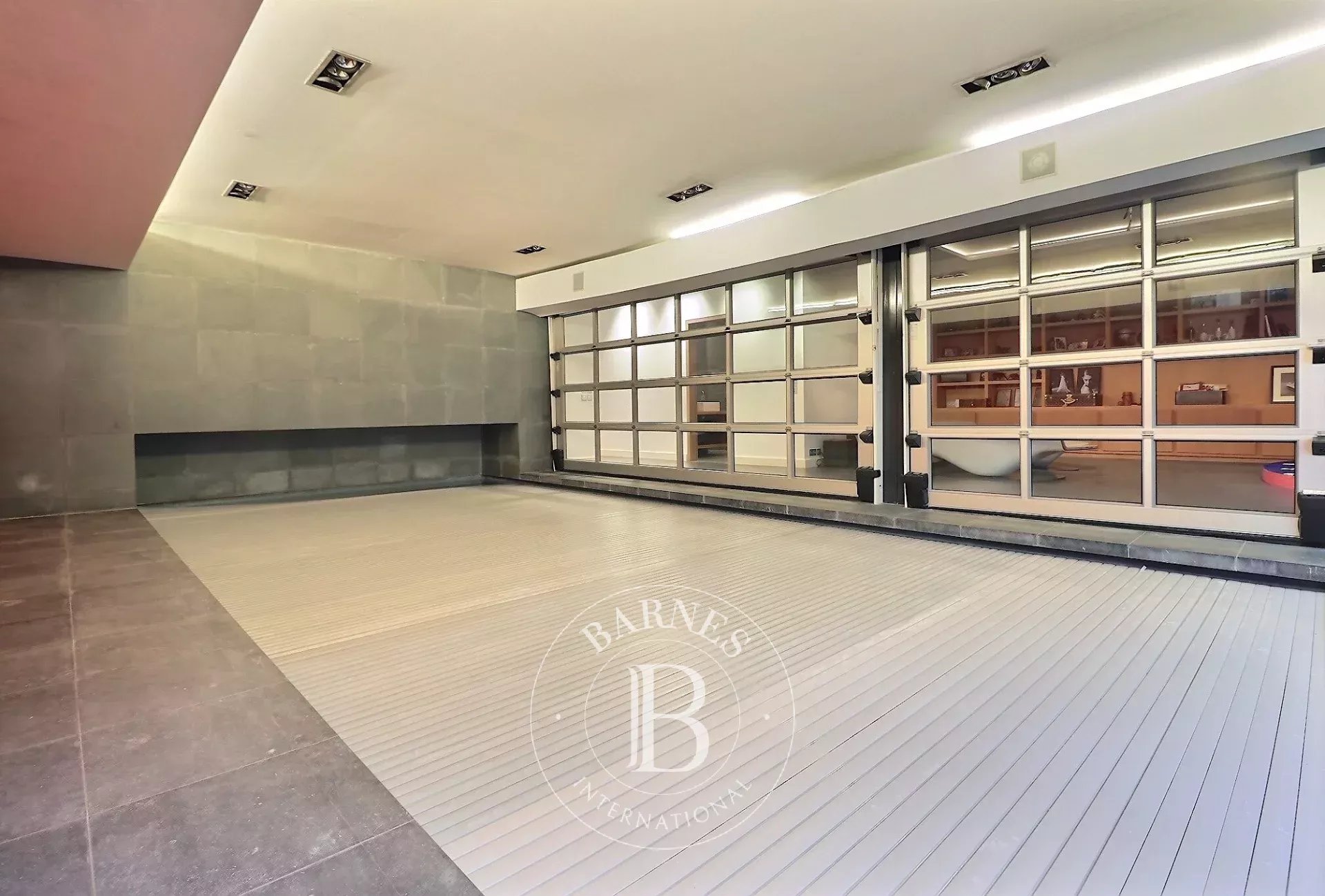 Châtelain - Town house of +/- 450m2 with 6bed + swimming pool