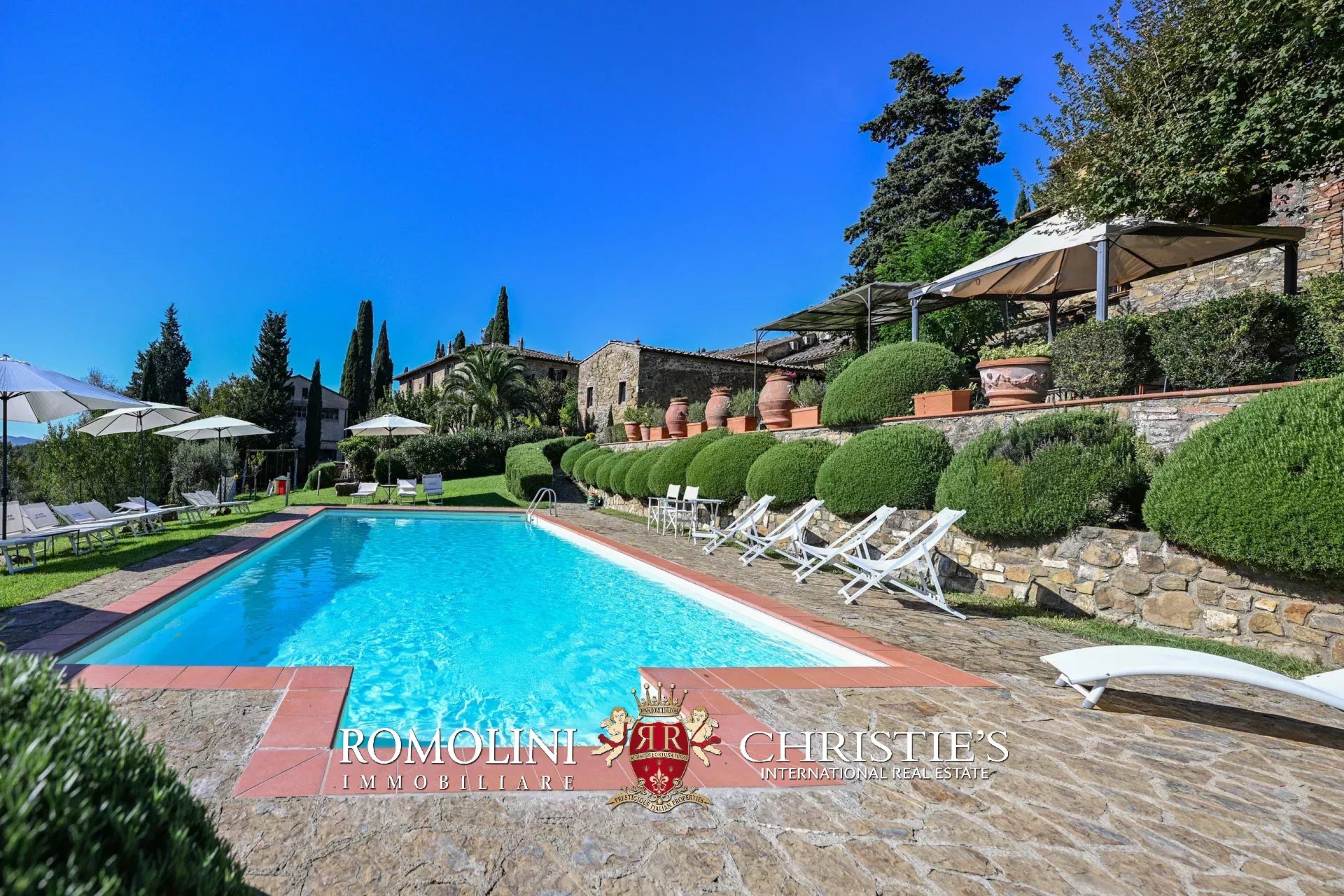 17 Bedroom Vineyard's Image 12