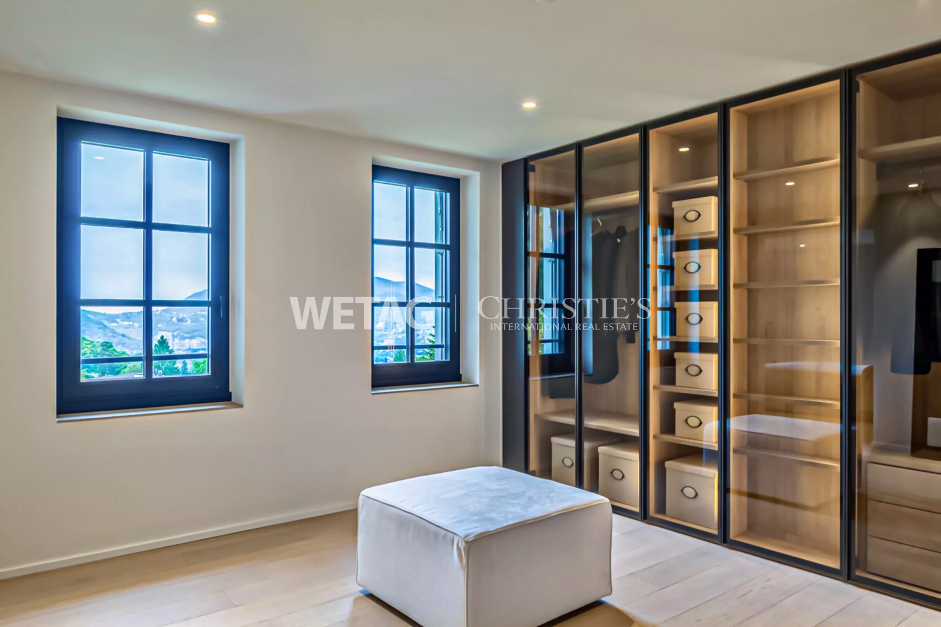 4 Bedroom Villa/Townhouse's Image 5