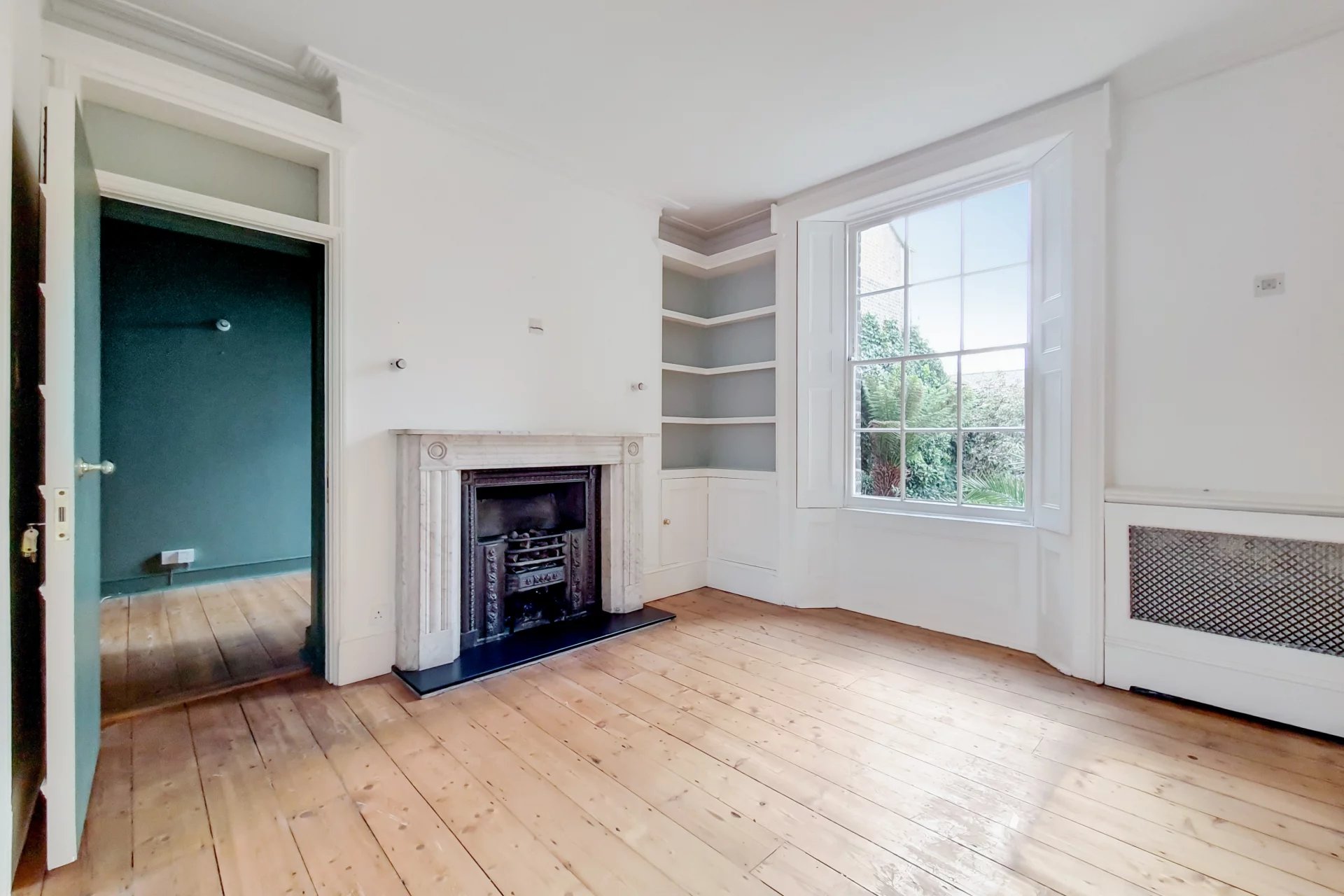 To Let | Clapham SW4 | House | 6 Bedroom | Private Garden with Annex/Studio Space | 4 Bathrooms | 2,826 sq ft | Available Mid January | Ref: 7880276