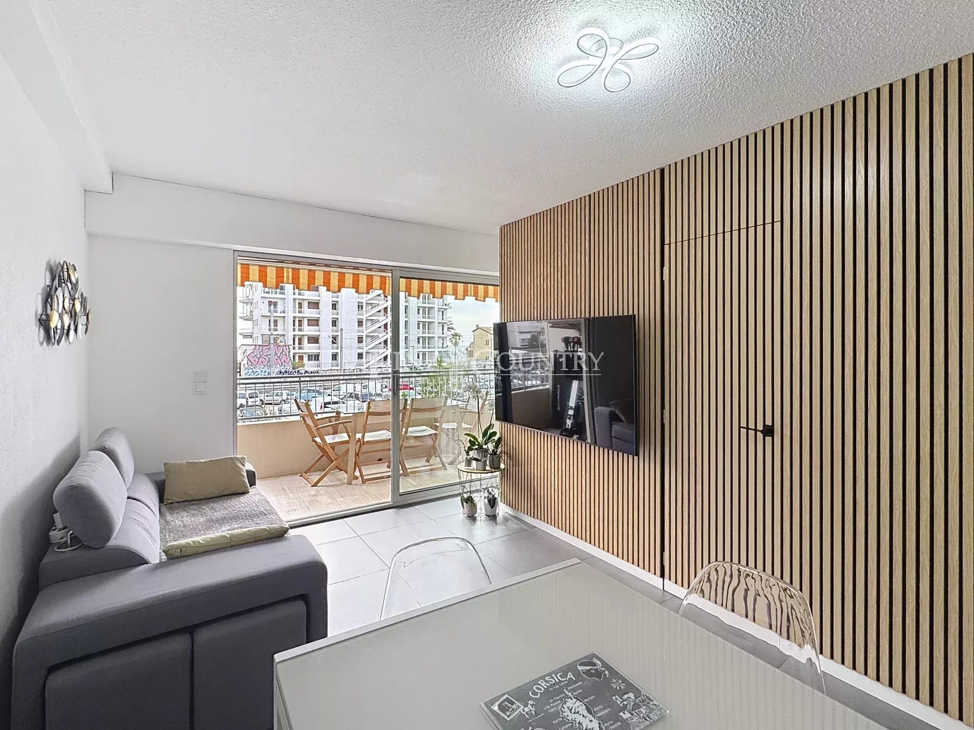 Photo of Apartment for sale with terrace in the heart of Golfe Juan