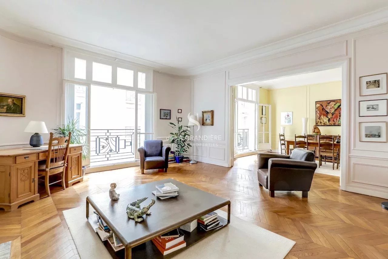 Paris 16ème - Villa Jocelyn - 219m2