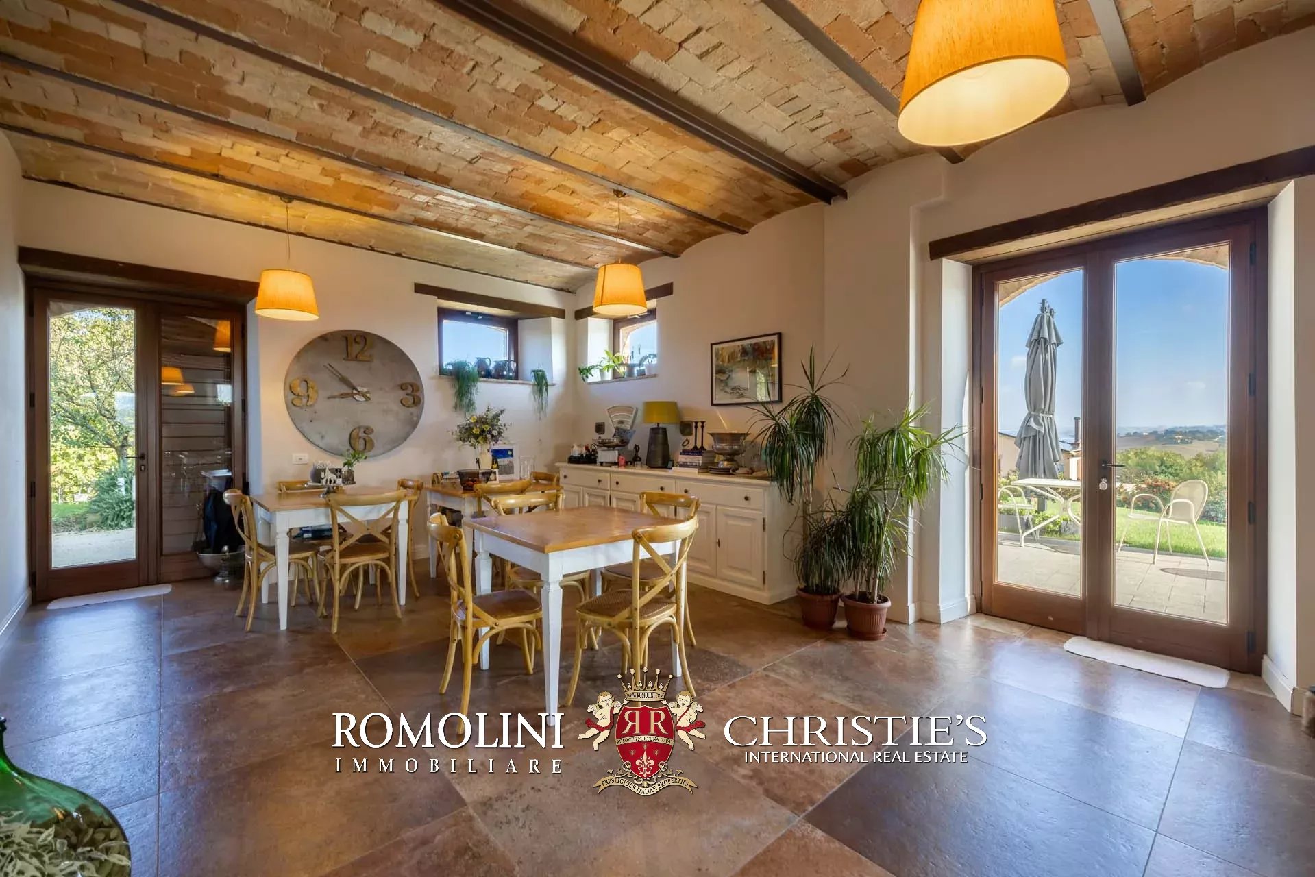 9 Bedroom Villa/Townhouse's Image 28