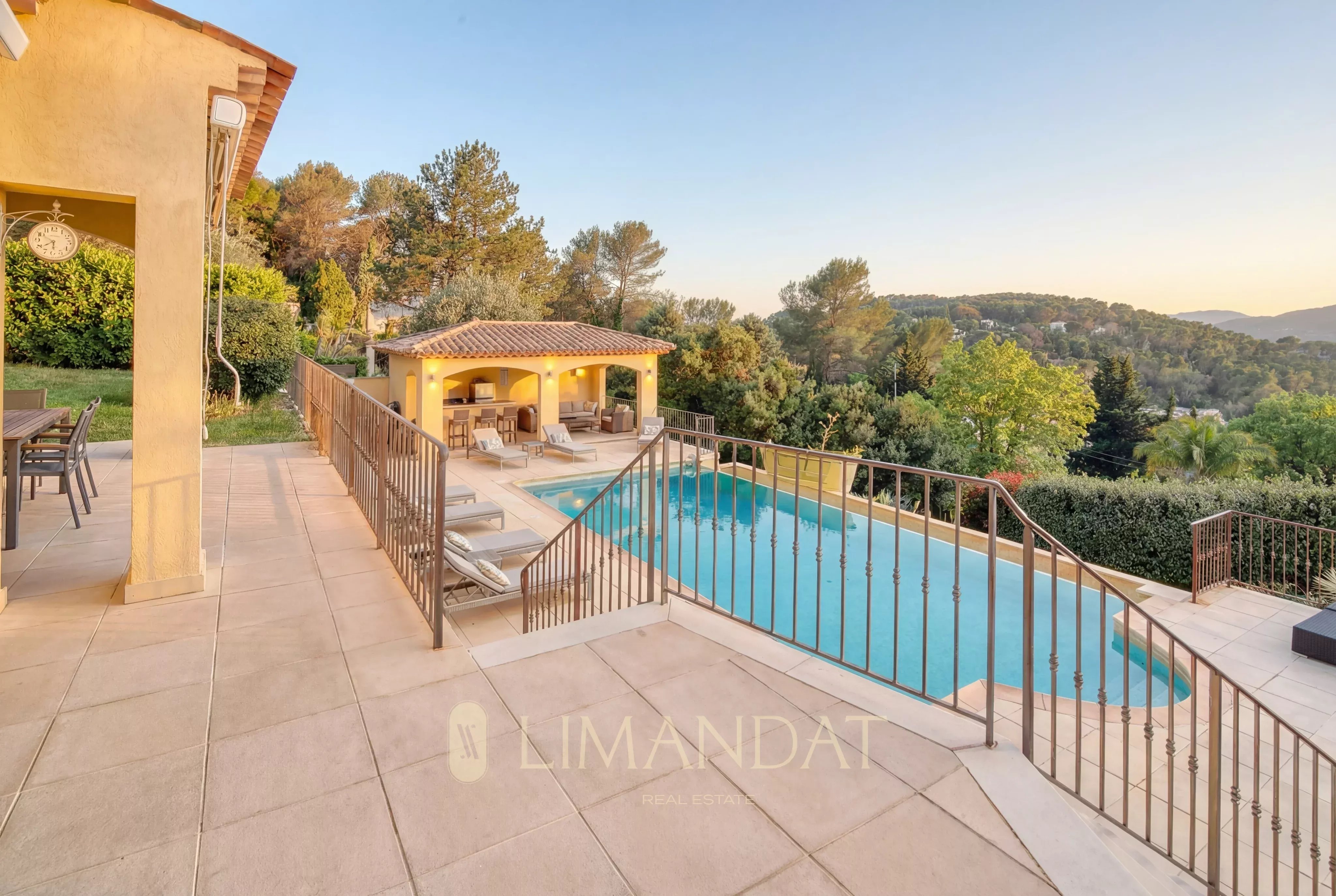 Beautiful villa with open views of the hills in Mougins