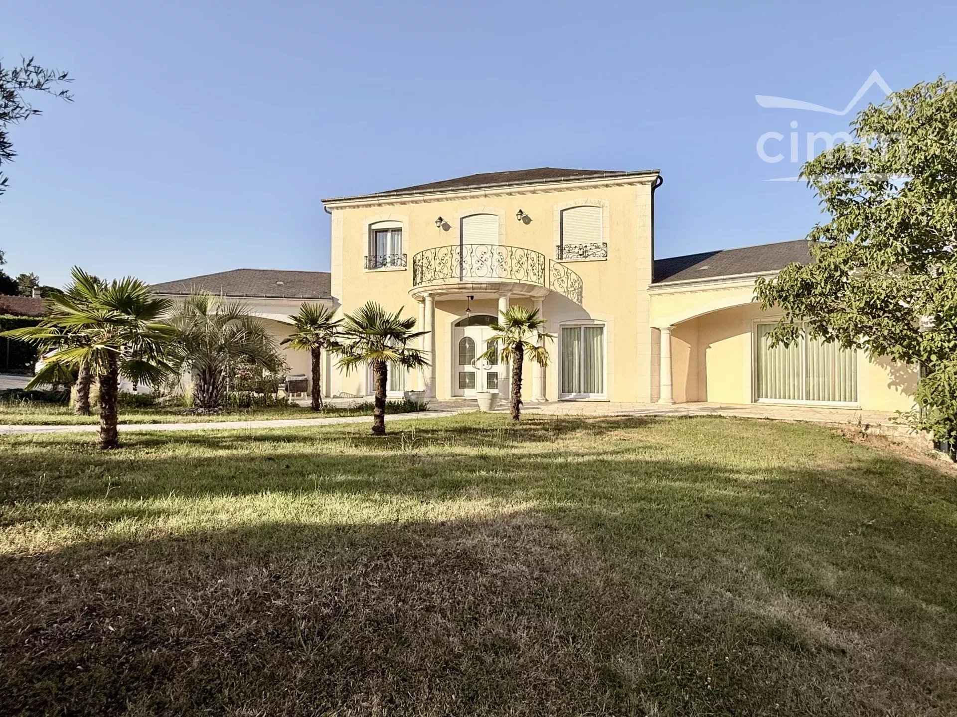 Agence immobilière de 